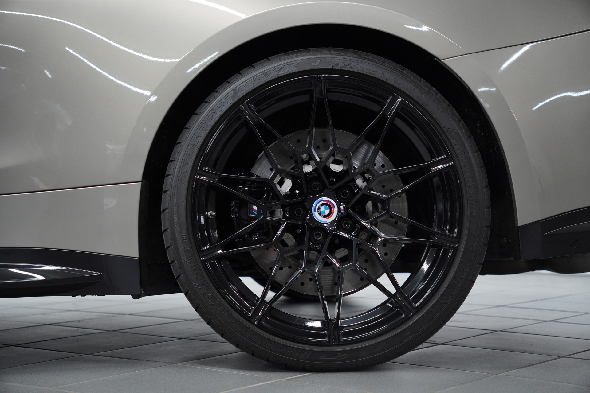 BMW M4 Cabrio Competition M xDrive-image-9