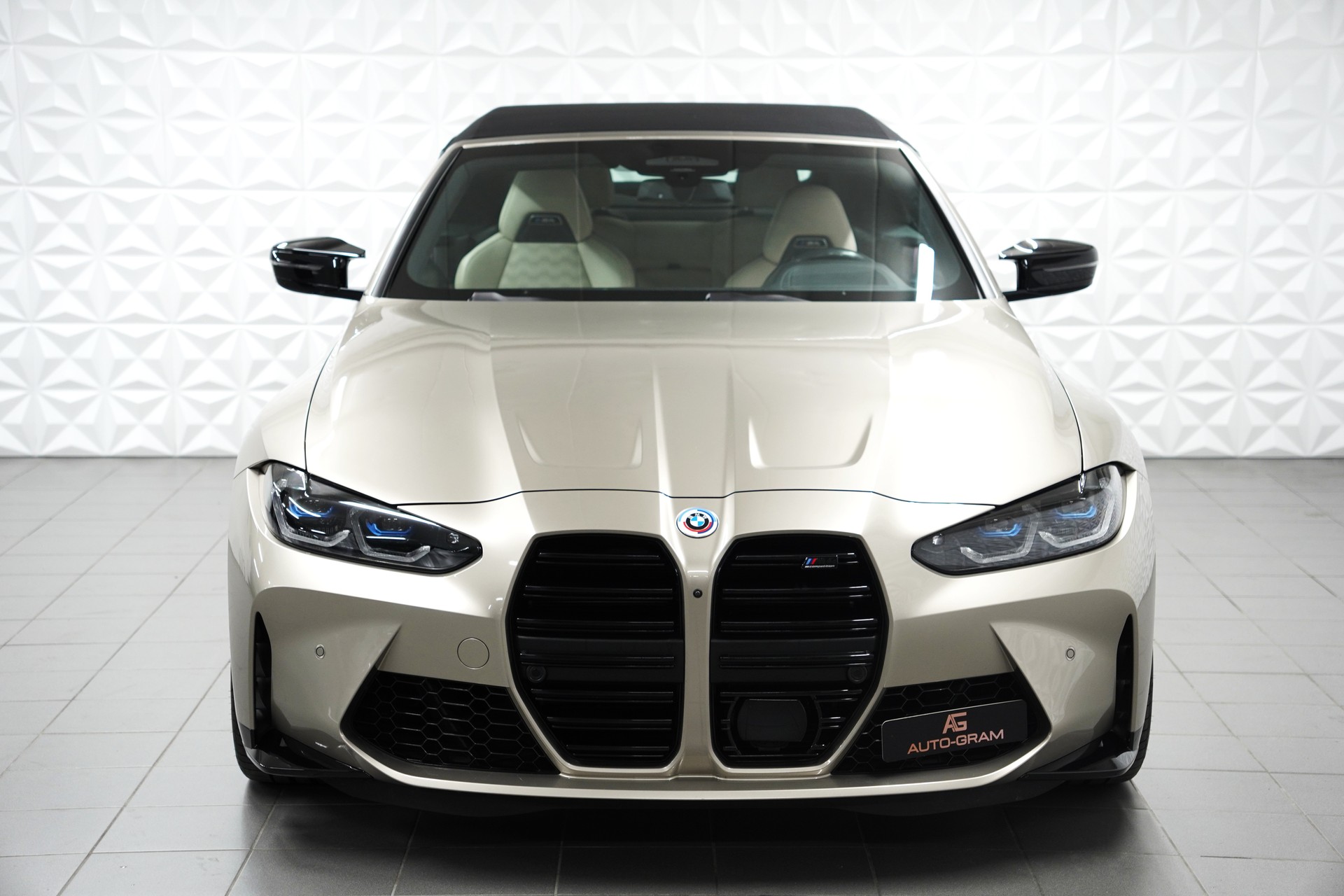 BMW M4 Cabrio Competition M xDrive-image-7