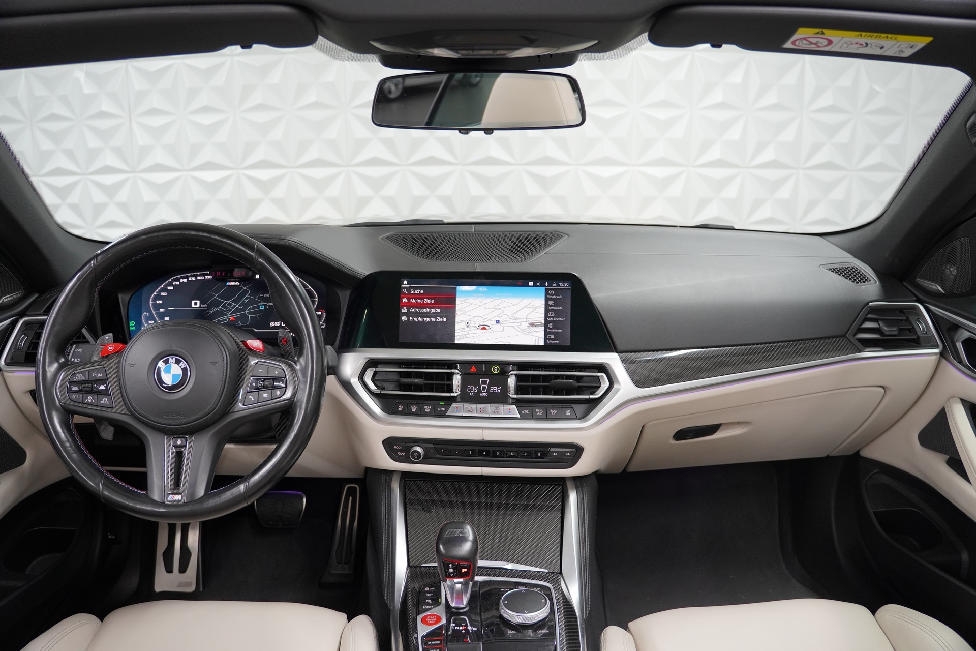 BMW M4 Cabrio Competition M xDrive-image-12