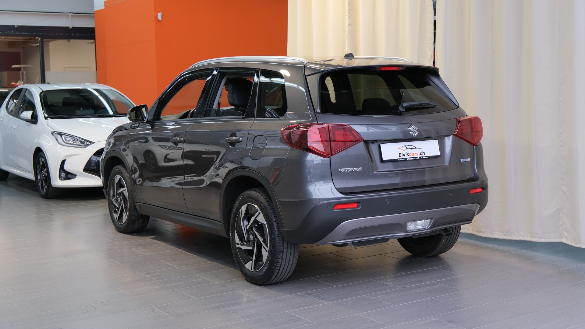 SUZUKI Vitara 1.4 Boosterjet Compact Top 4x4 Hybrid Automatic-image-11