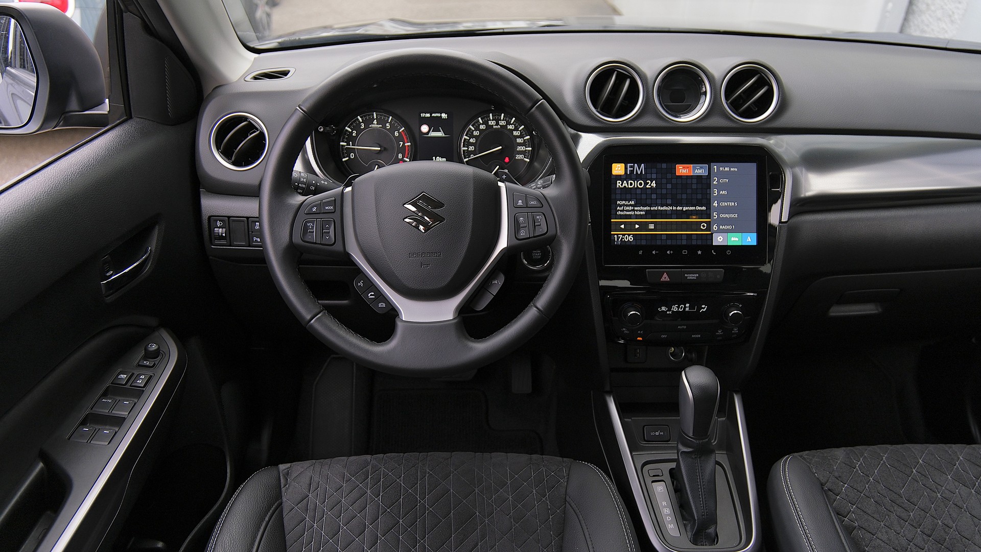 SUZUKI Vitara 1.4 Boosterjet Compact Top 4x4 Hybrid Automatic-image-16