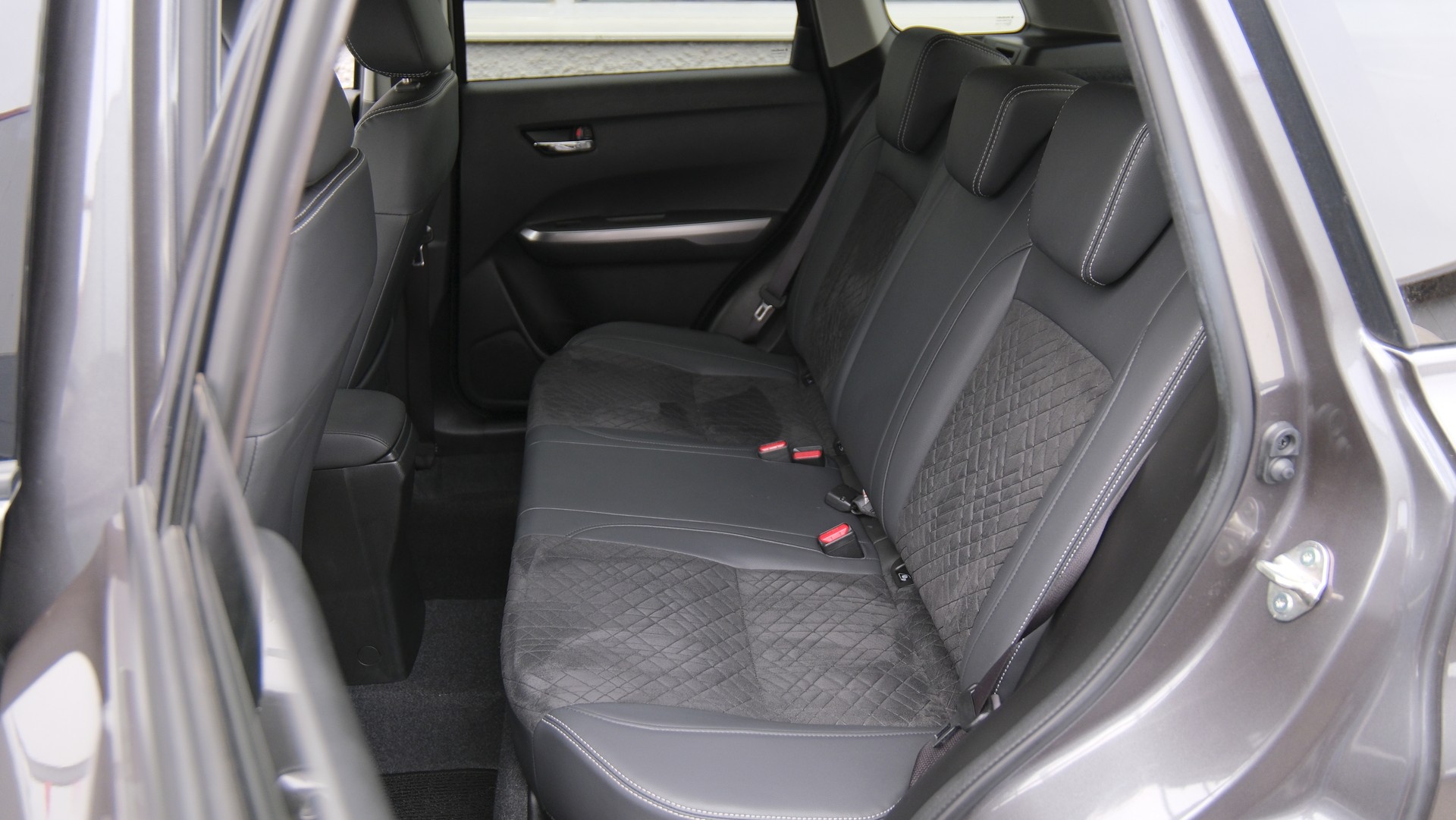 SUZUKI Vitara 1.4 Boosterjet Compact Top 4x4 Hybrid Automatic-image-24
