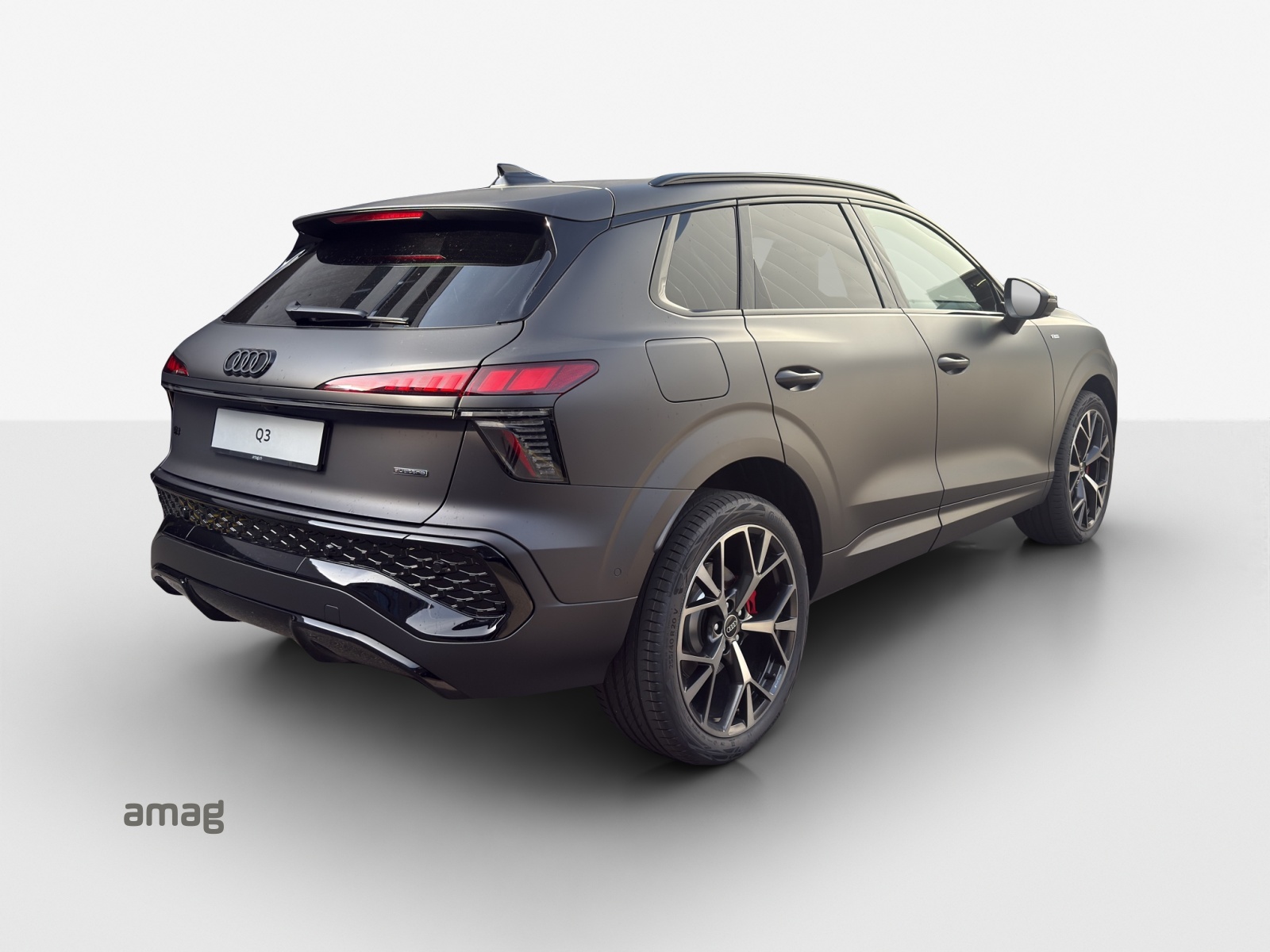 AUDI Q3 SUV TFSI quattro 195 kW S tronic-image-4