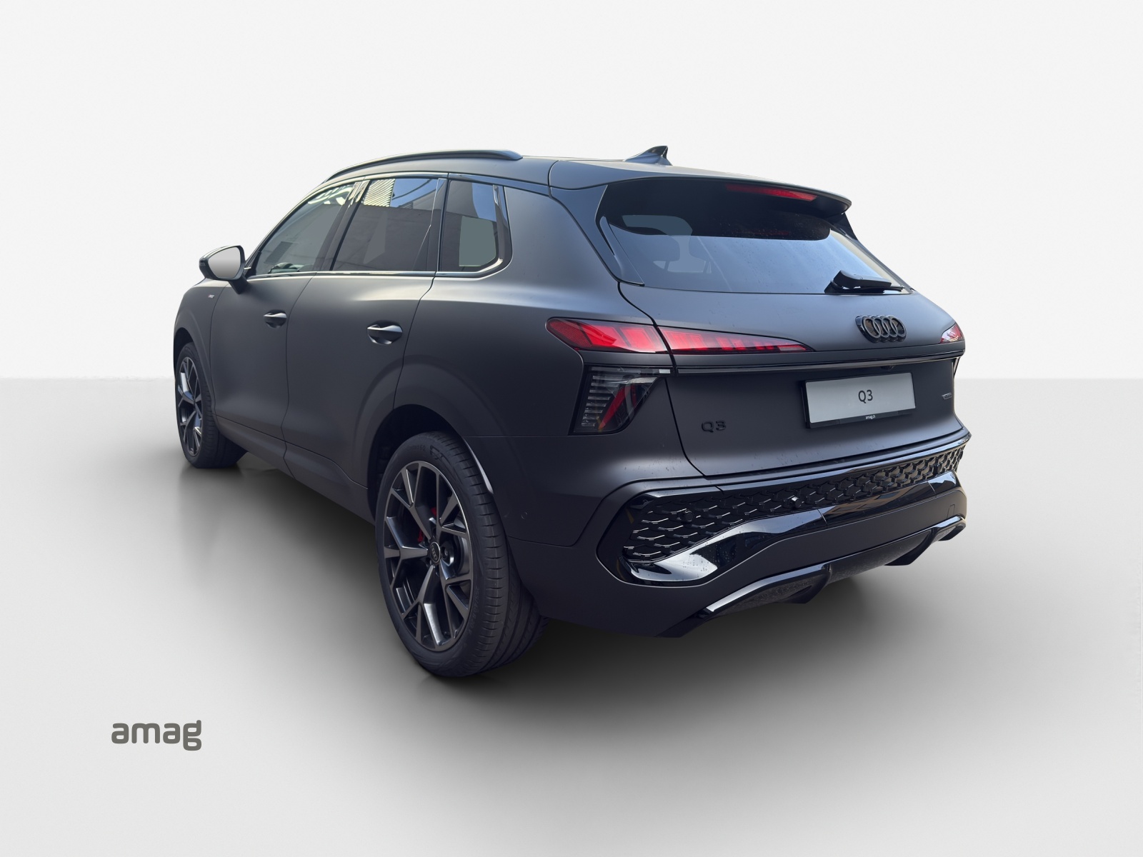 AUDI Q3 SUV TFSI quattro 195 kW S tronic-image-2