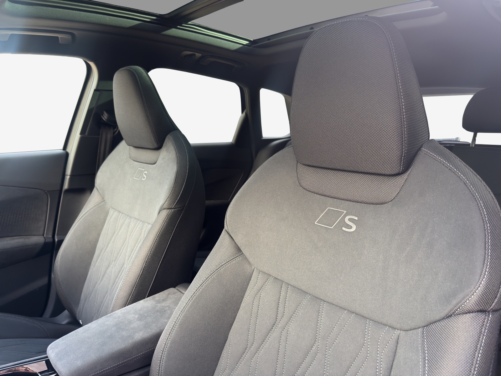 AUDI Q3 SUV TFSI quattro 195 kW S tronic-image-14