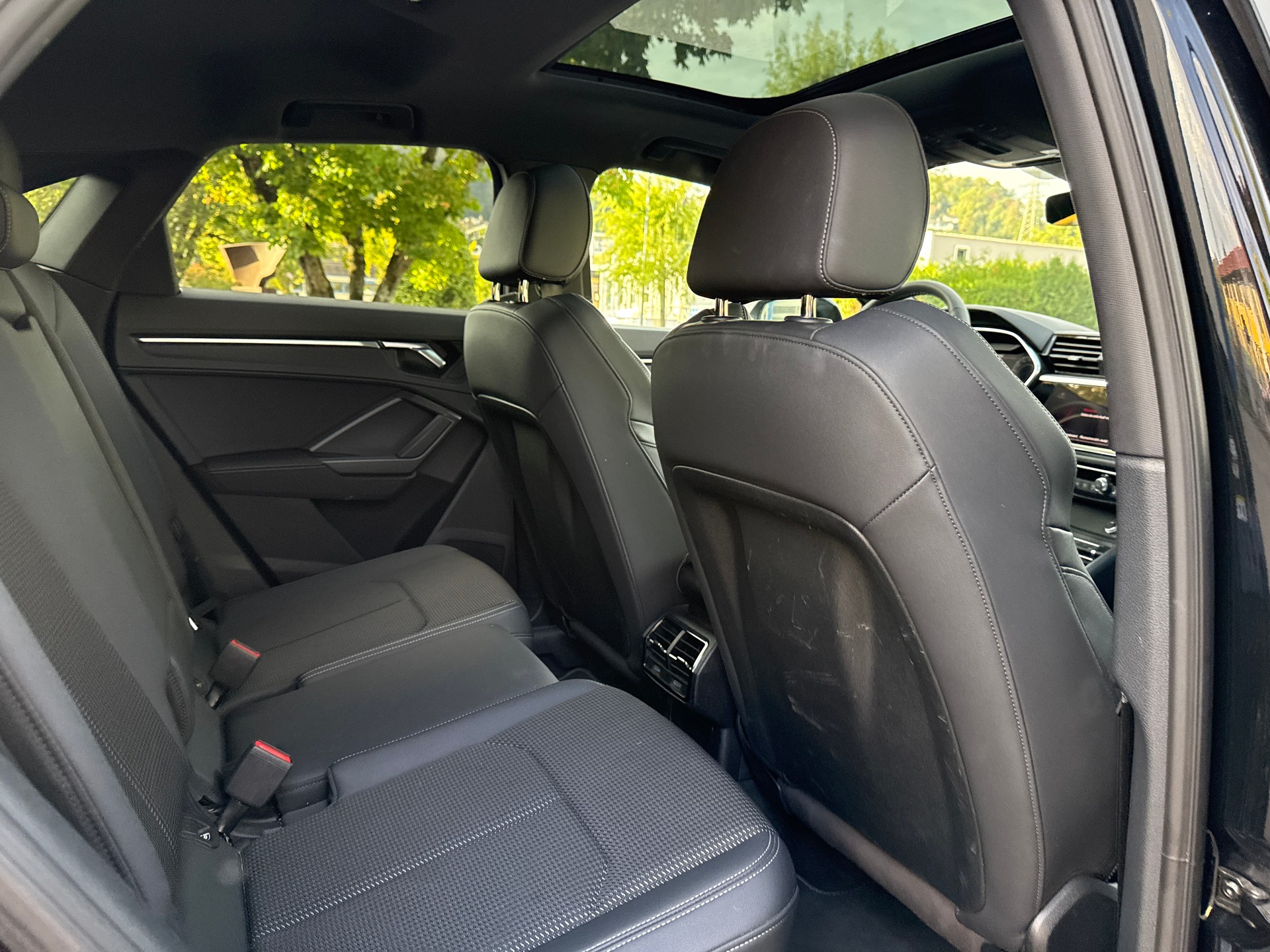 AUDI Q3 Sportback 40 TDI S line quattro S-tronic-image-15