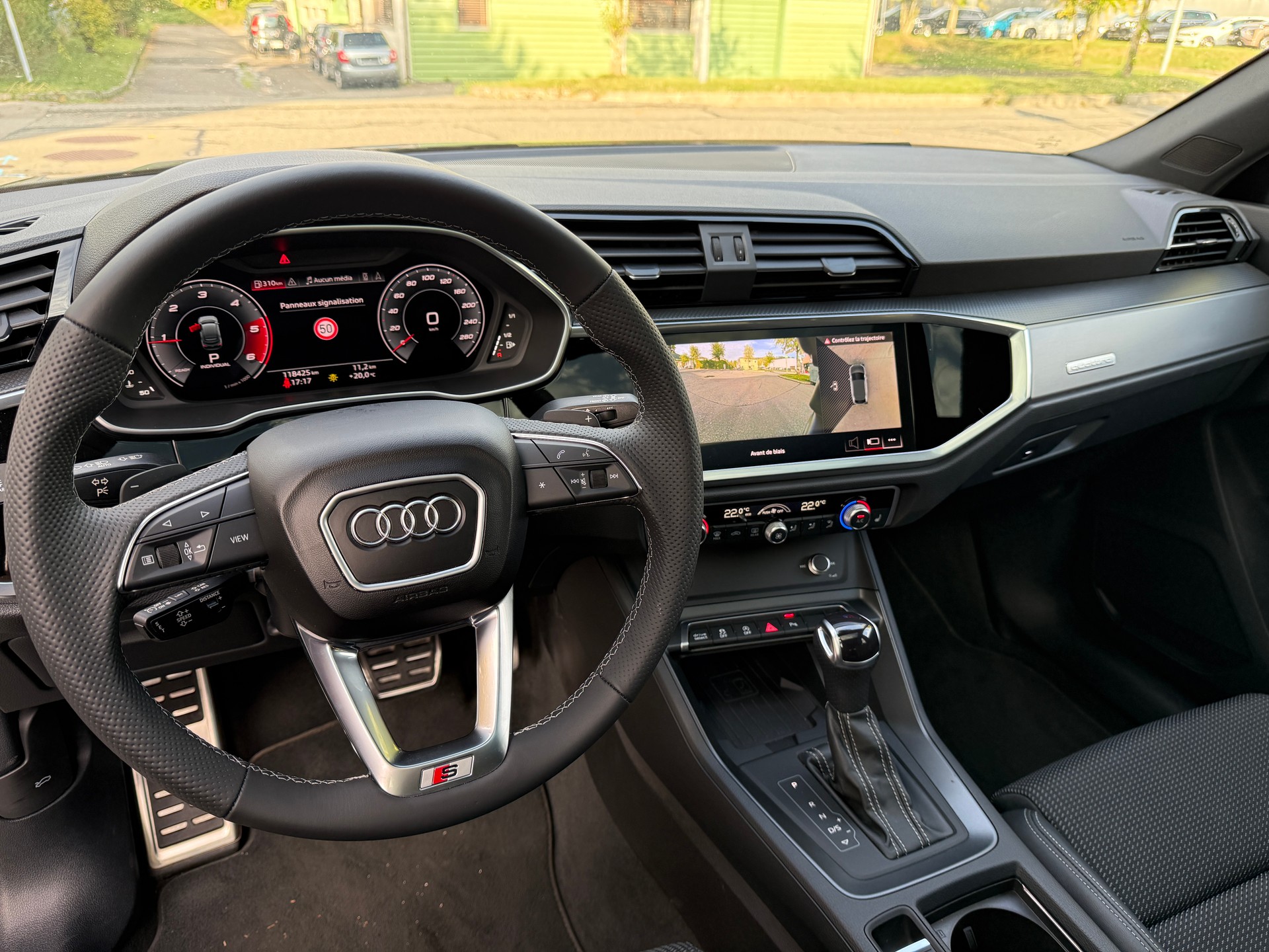 AUDI Q3 Sportback 40 TDI S line quattro S-tronic-image-11