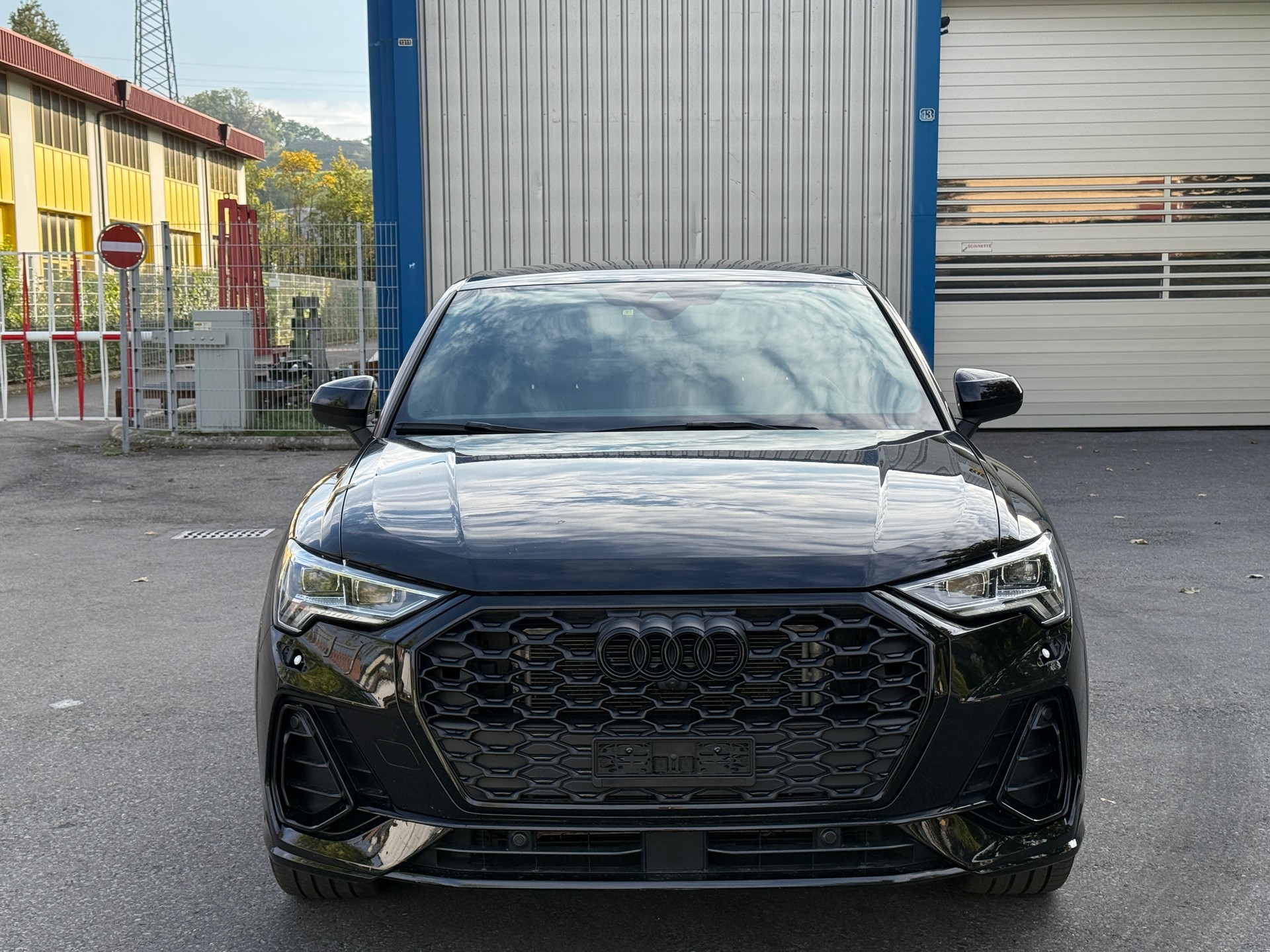 AUDI Q3 Sportback 40 TDI S line quattro S-tronic-image-1