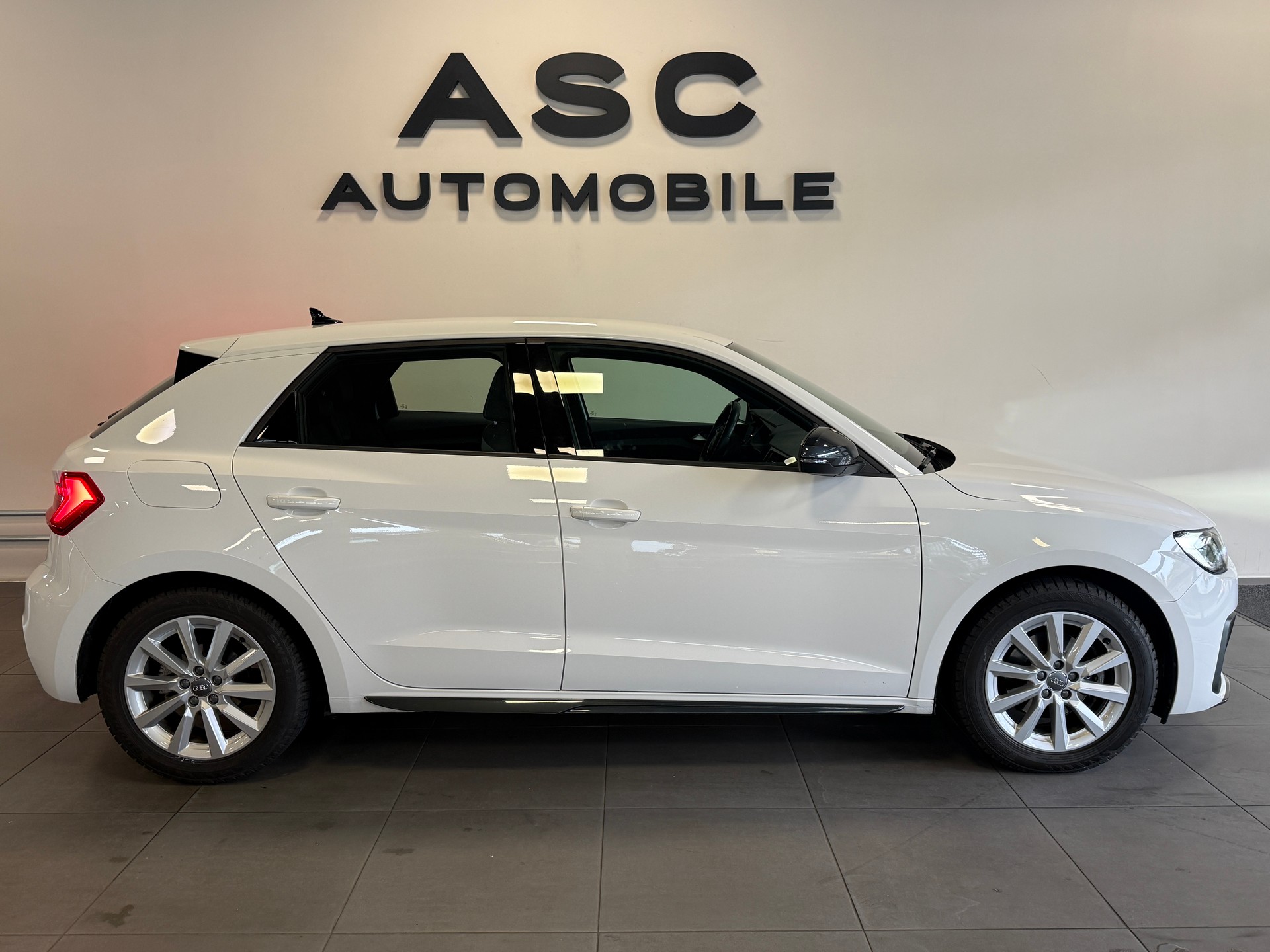 AUDI A1 Sportback 35 TFSI S-tronic, S-Line-image-2