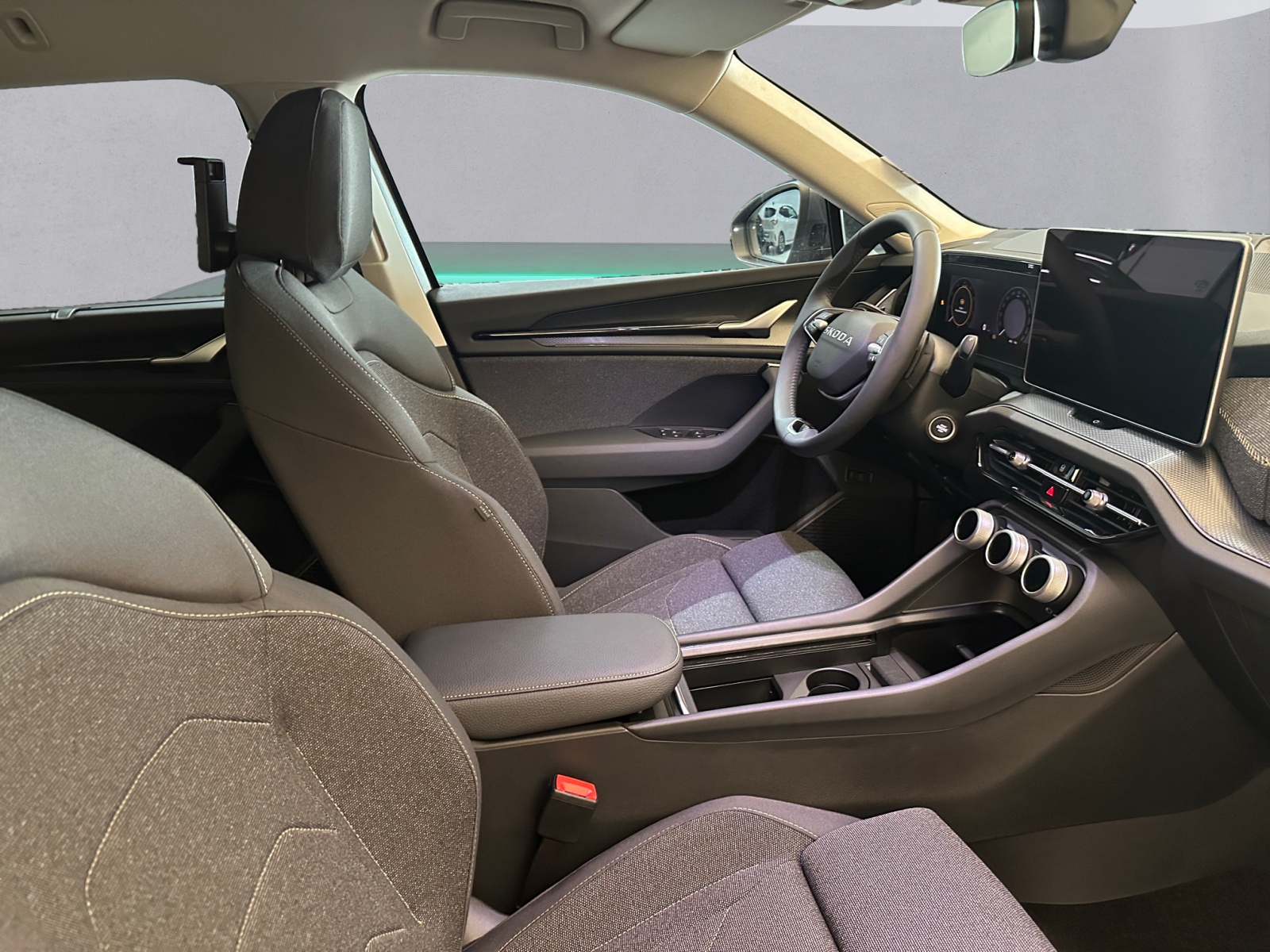 SKODA Kodiaq 2.0 TSI Dynamic 4x4-image-9