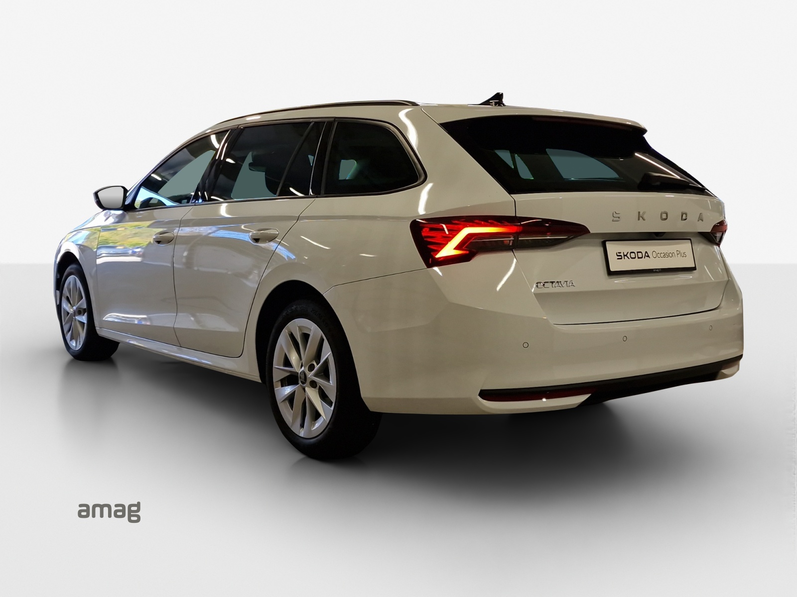 SKODA Octavia Combi 1.5 TSI mHEV DSG Selection-showroom-element-2
