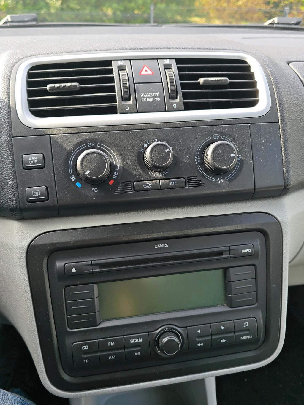 SKODA Fabia 1.4 Elegance-image-11