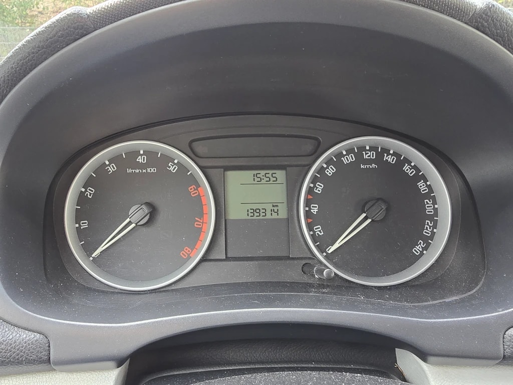 SKODA Fabia 1.4 Elegance-image-10