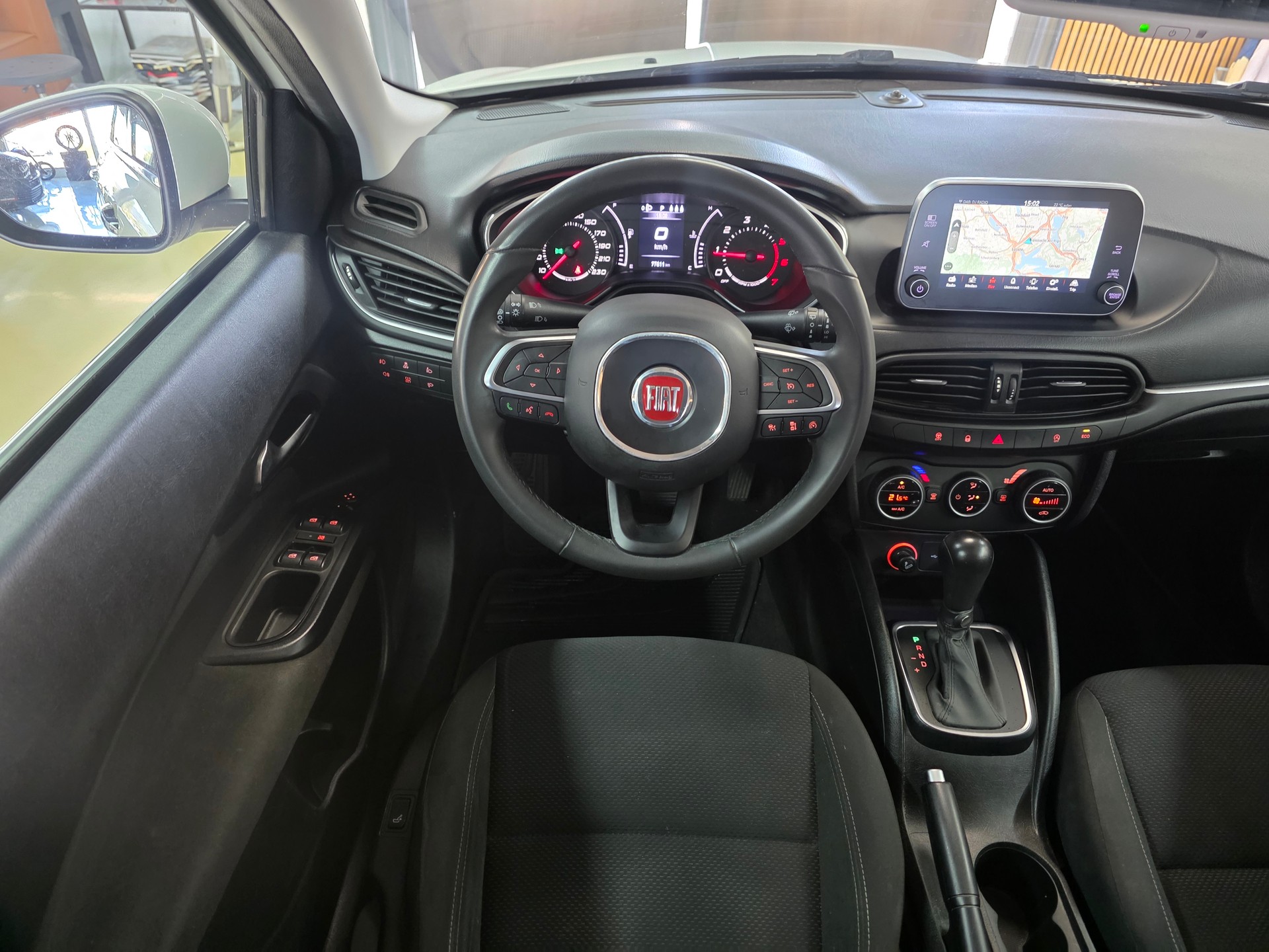FIAT Tipo 1.6MJ Station Wagon Lounge DCT-image-10