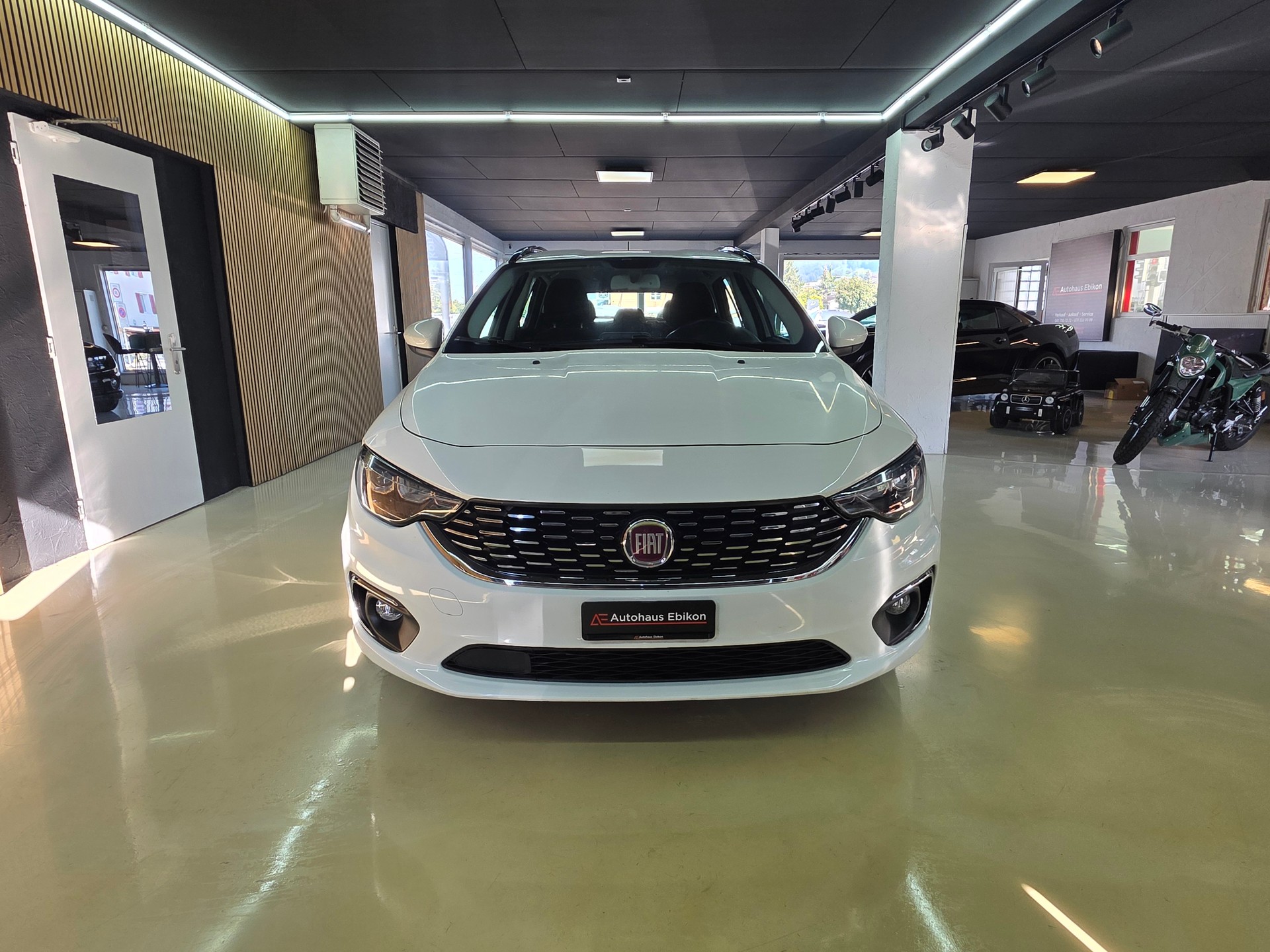FIAT Tipo 1.6MJ Station Wagon Lounge DCT-image-1