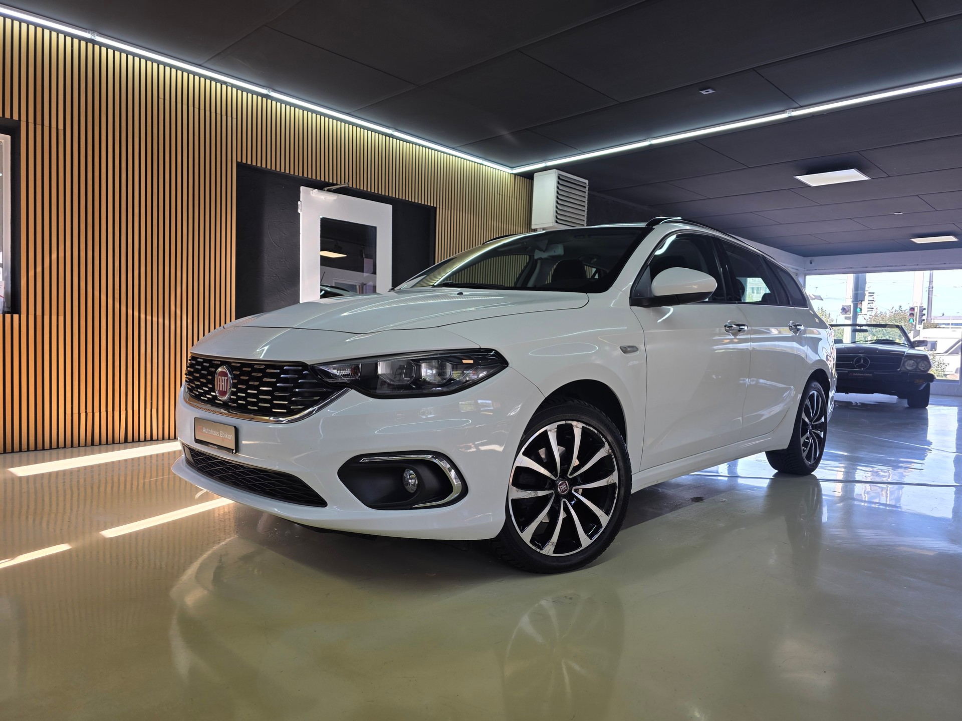 FIAT Tipo 1.6MJ Station Wagon Lounge DCT-image-0