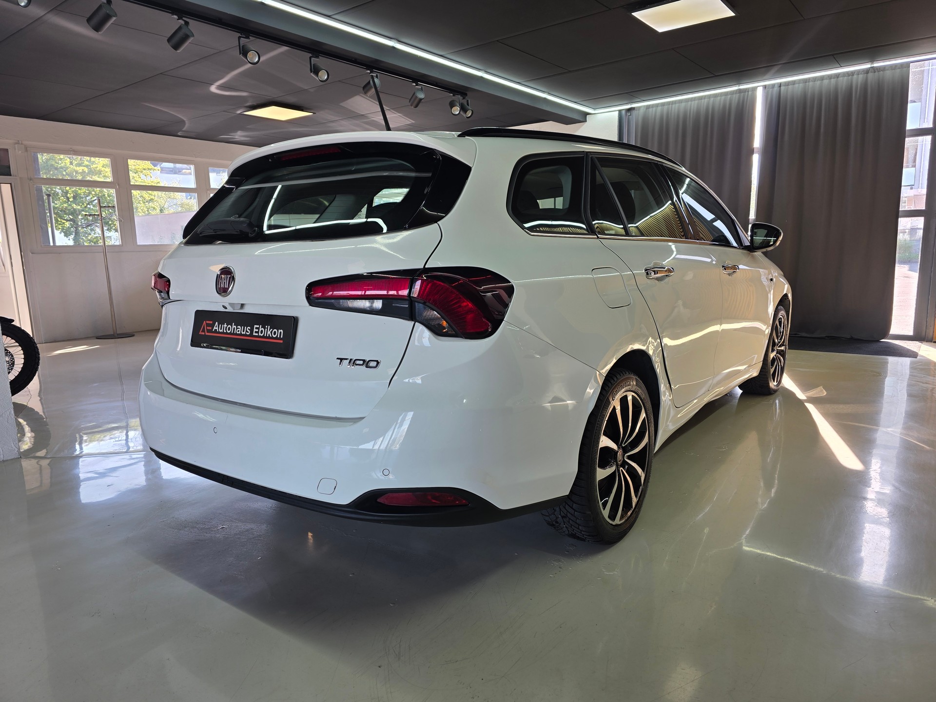 FIAT Tipo 1.6MJ Station Wagon Lounge DCT-image-6