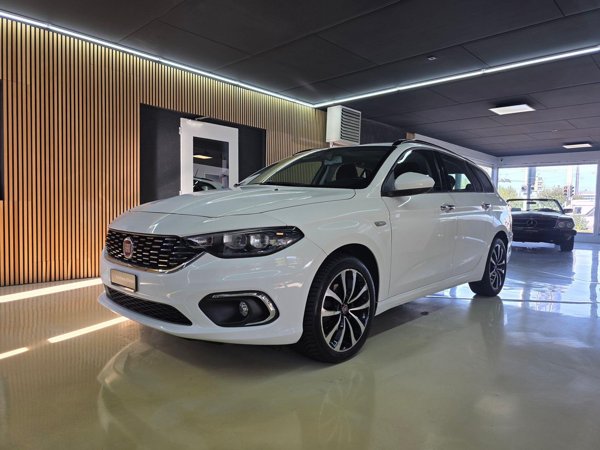 FIAT Tipo 1.6MJ Station Wagon Lounge DCT-image-2