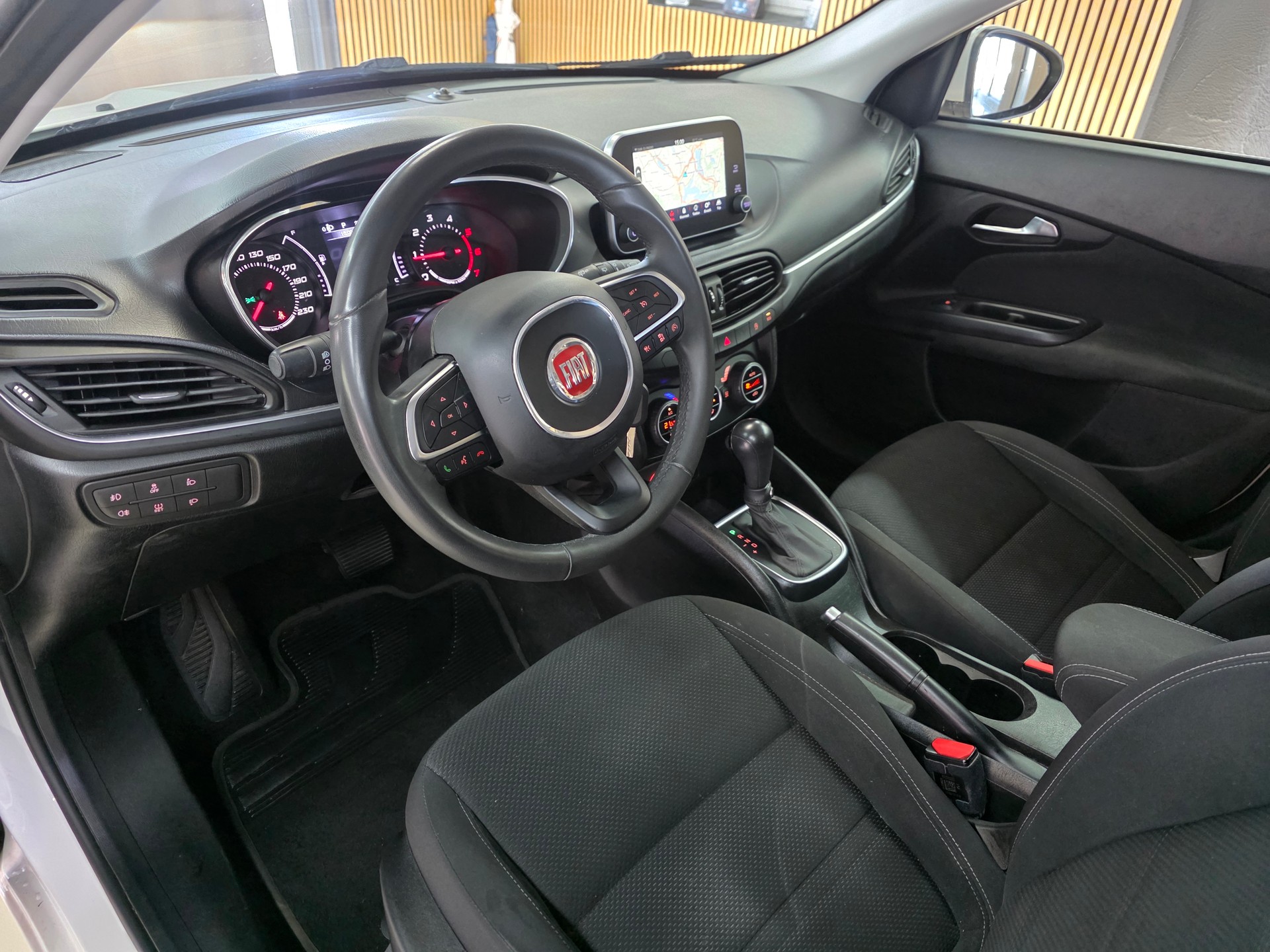 FIAT Tipo 1.6MJ Station Wagon Lounge DCT-image-7