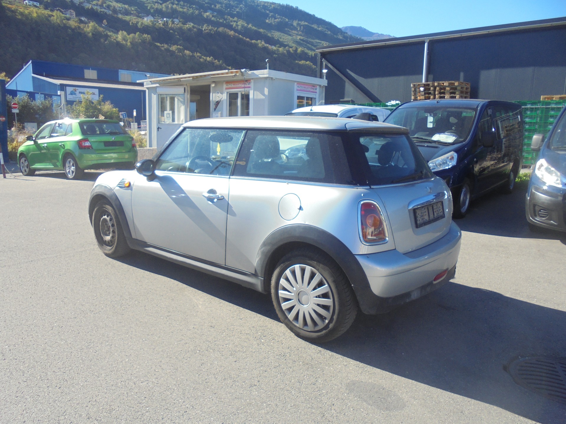 MINI One-image-3