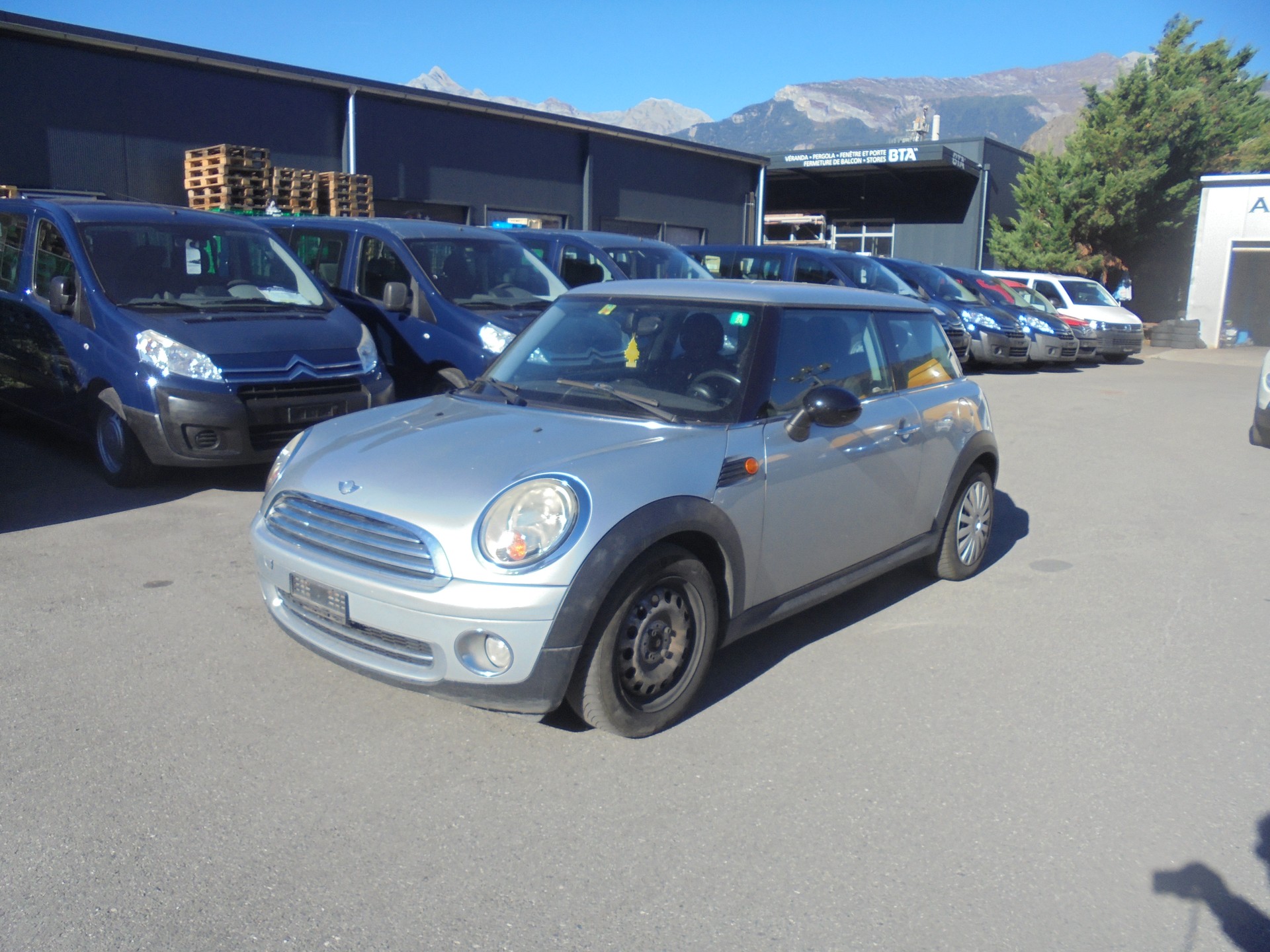 MINI One-image-2