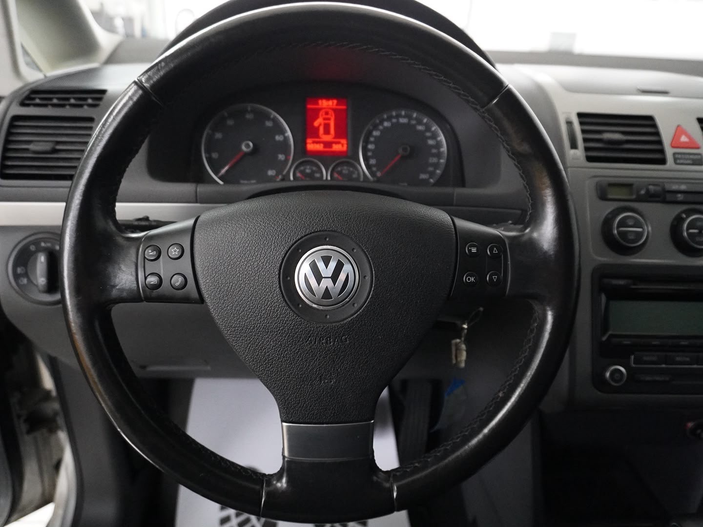 VW Touran 1.4 TSI Highline DSG-image-12