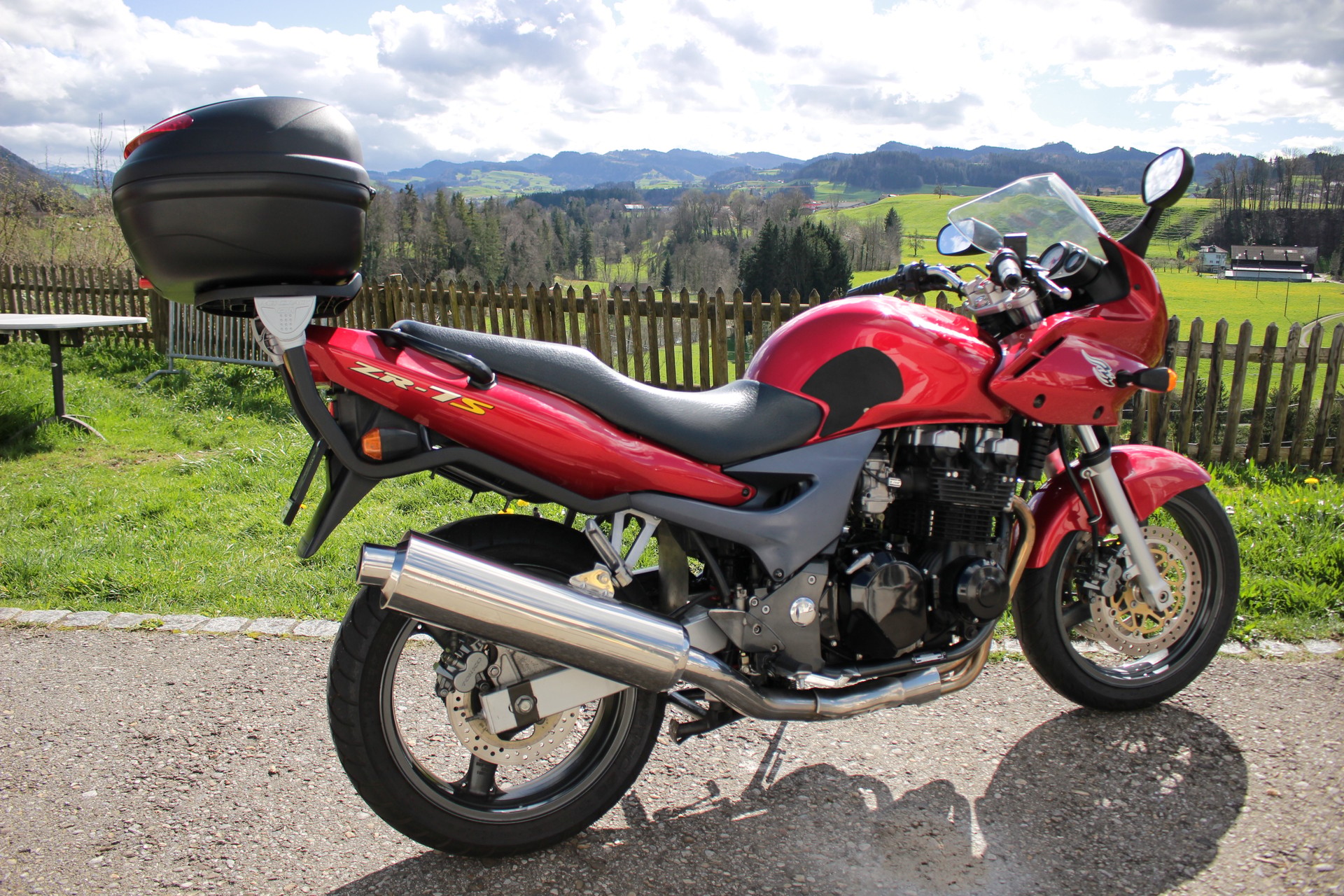 KAWASAKI ZR-7 S-image-4