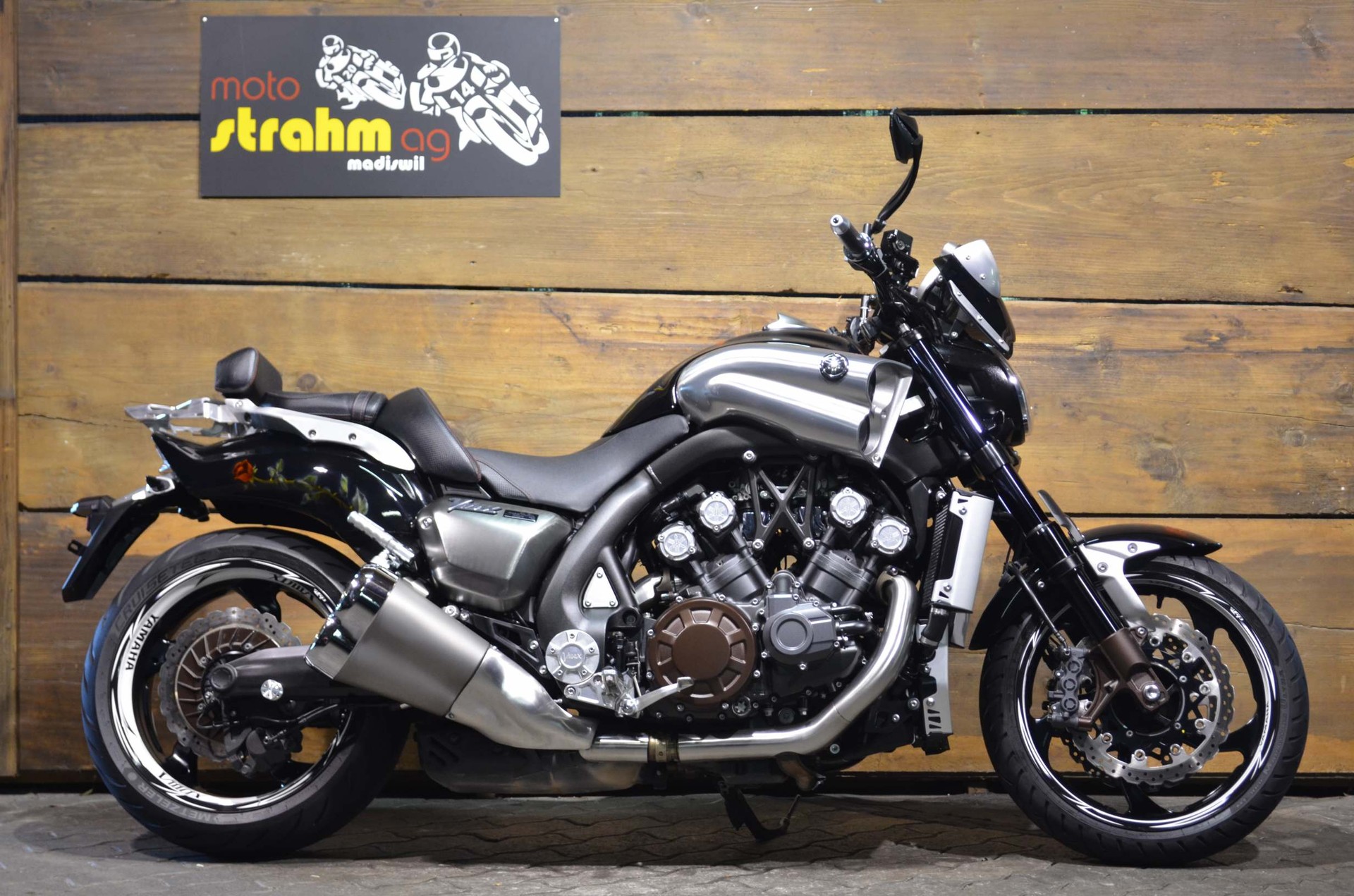 YAMAHA V-MAX VMX 1700-showroom-element-1