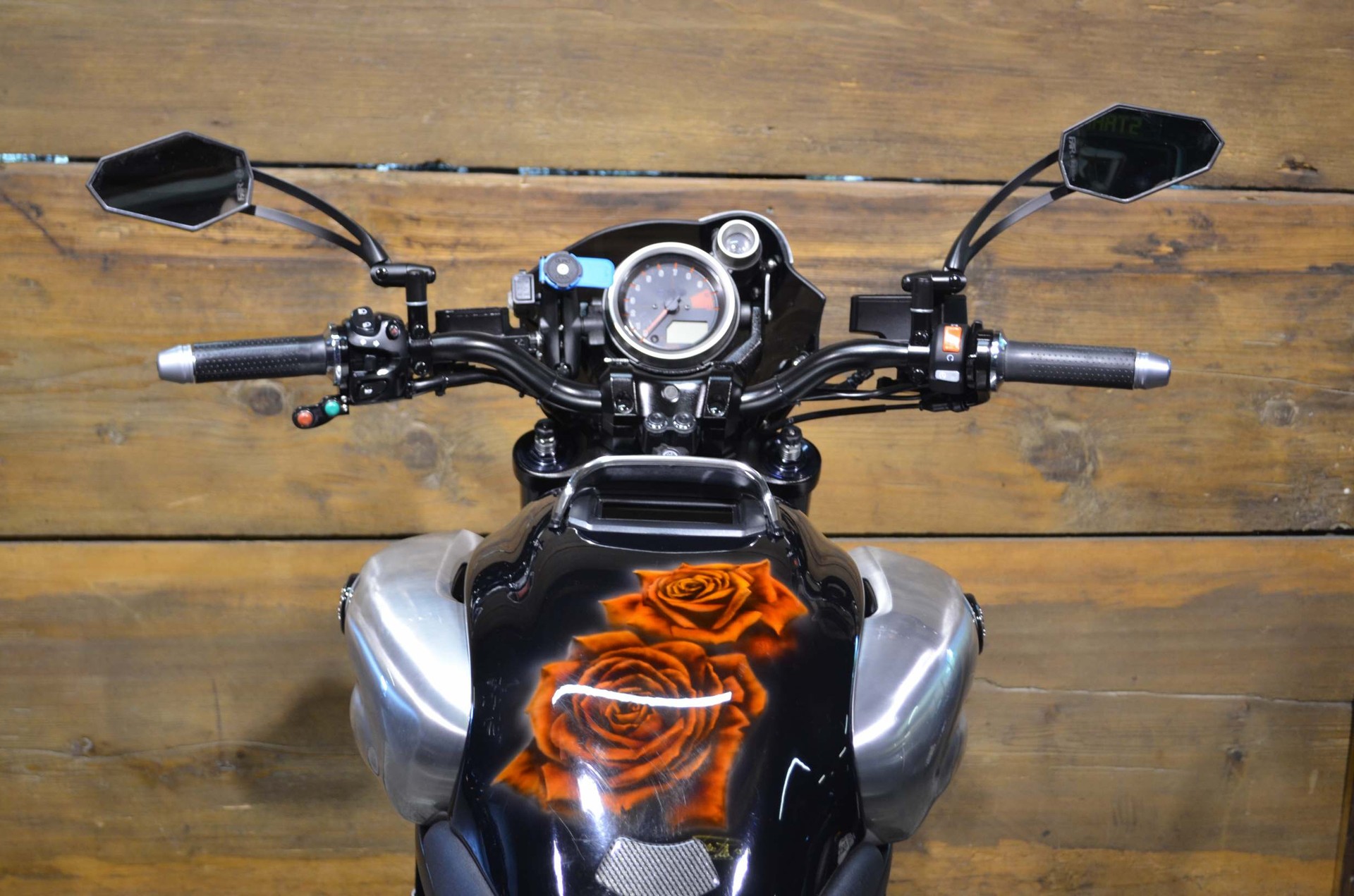 YAMAHA V-MAX VMX 1700-showroom-element-2