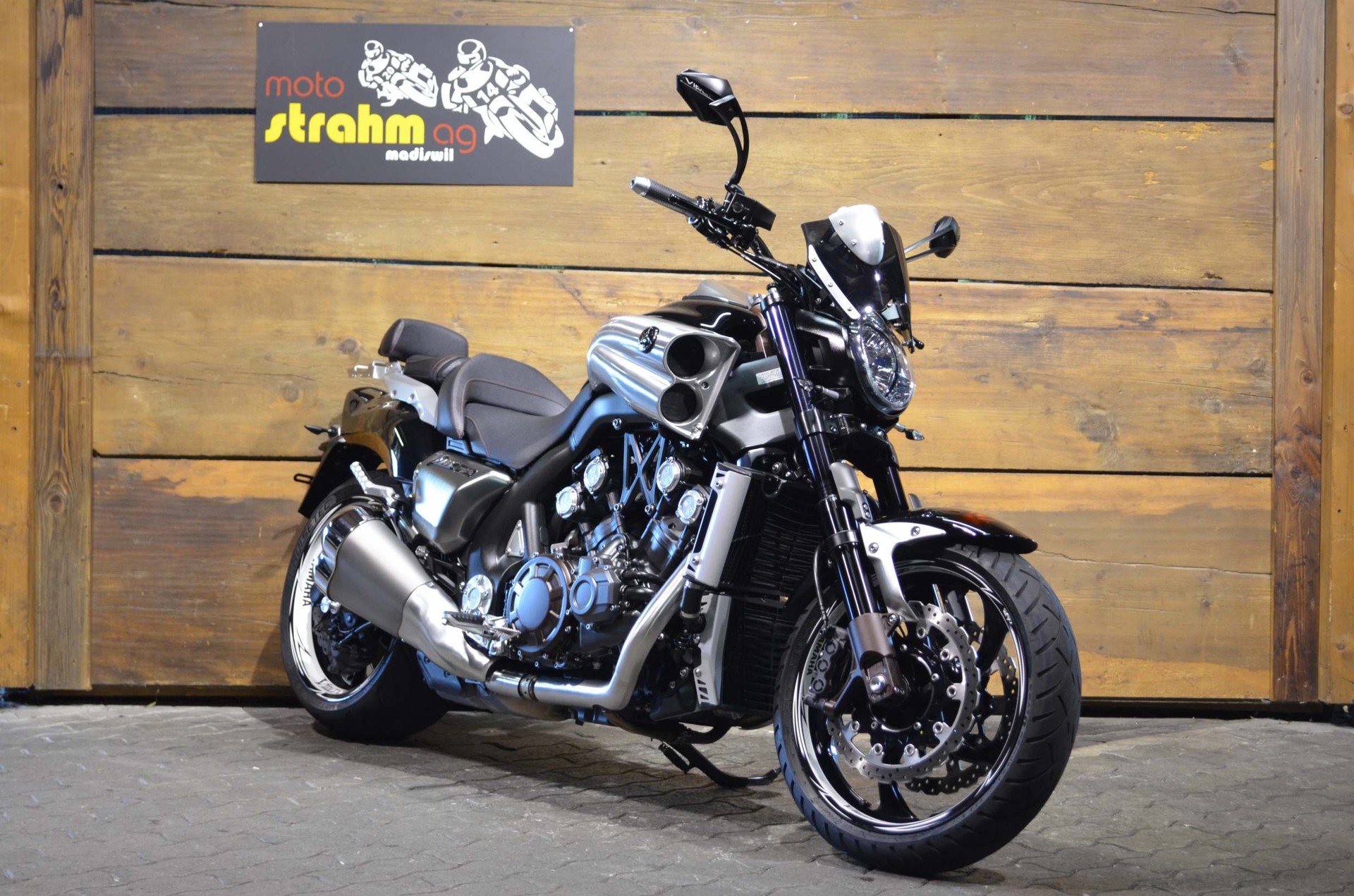 YAMAHA V-MAX VMX 1700