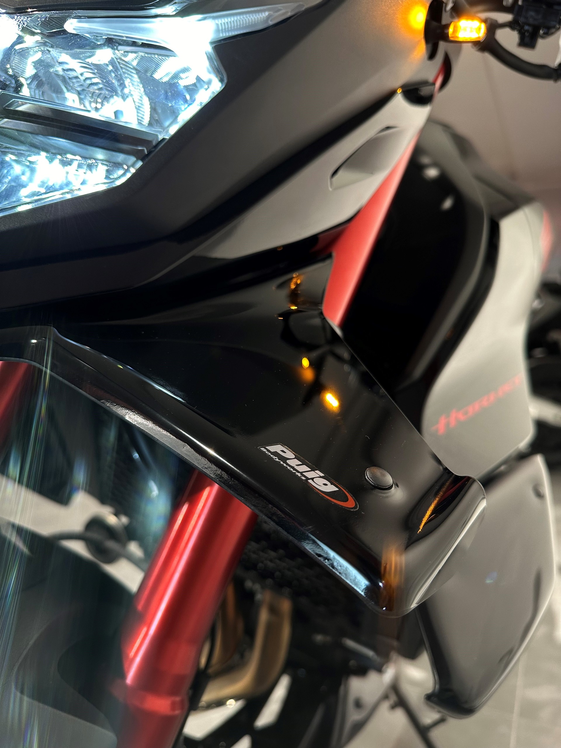 HONDA CB 750 Hornet-showroom-element-2