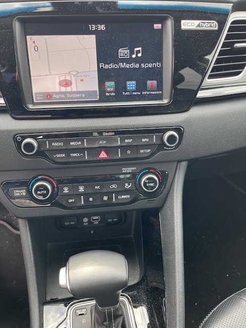 KIA Niro 1.6GDi Hybrid Trend DCT-image-5