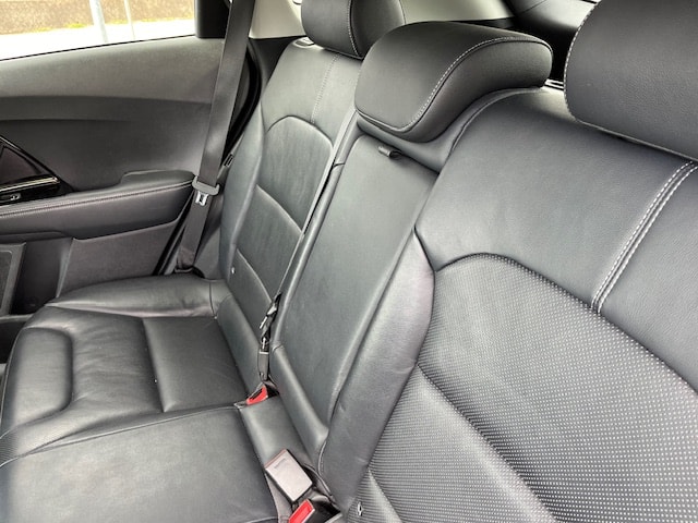KIA Niro 1.6GDi Hybrid Trend DCT-image-7