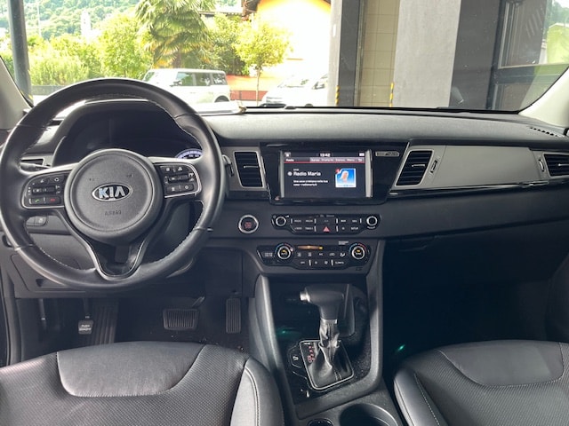 KIA Niro 1.6GDi Hybrid Trend DCT-image-9