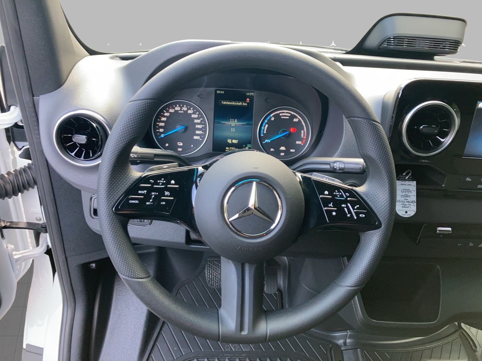 MERCEDES-BENZ eSprinter 320 KA S Pro-image-12