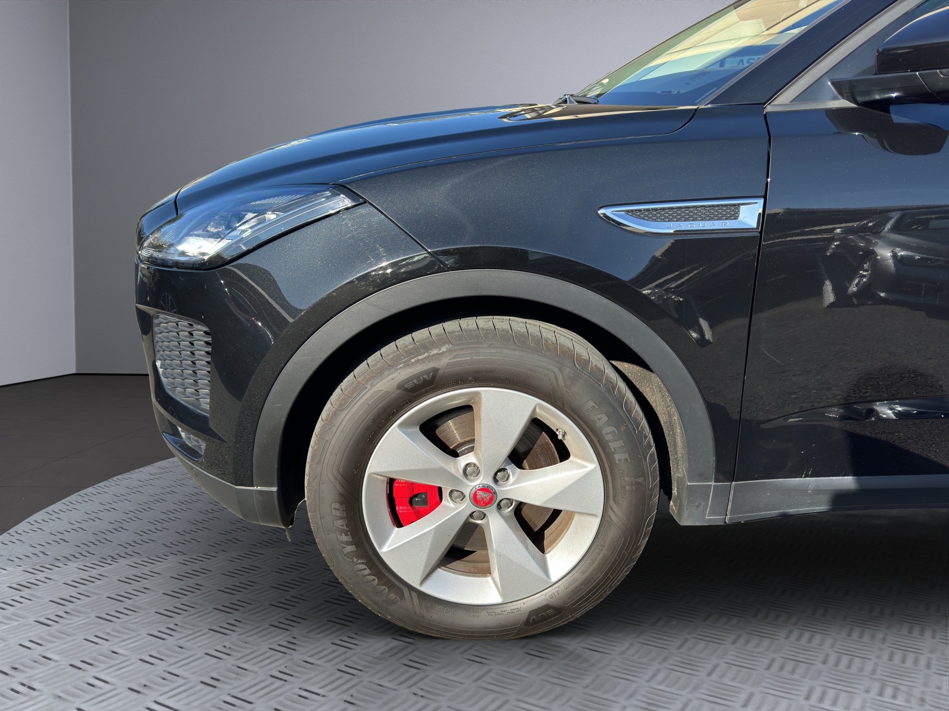 JAGUAR E-Pace 2.0 P200 AWD Automatik-image-8