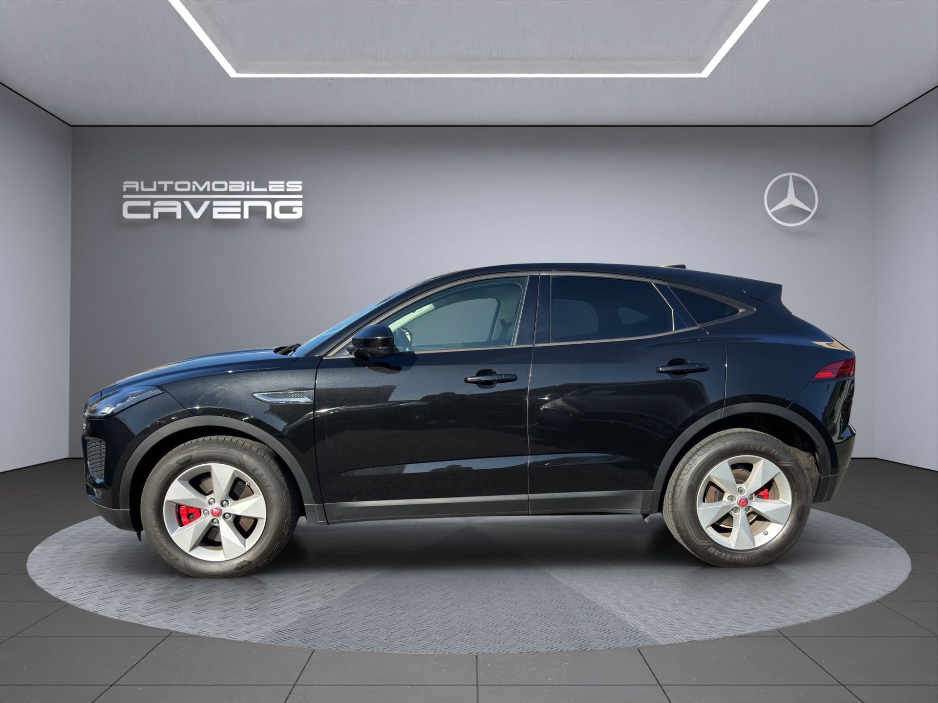 JAGUAR E-Pace 2.0 P200 AWD Automatik-image-1