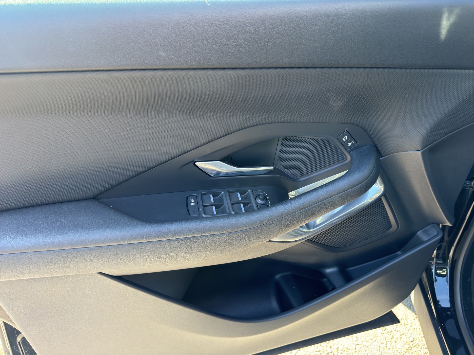 JAGUAR E-Pace 2.0 P200 AWD Automatik-image-9