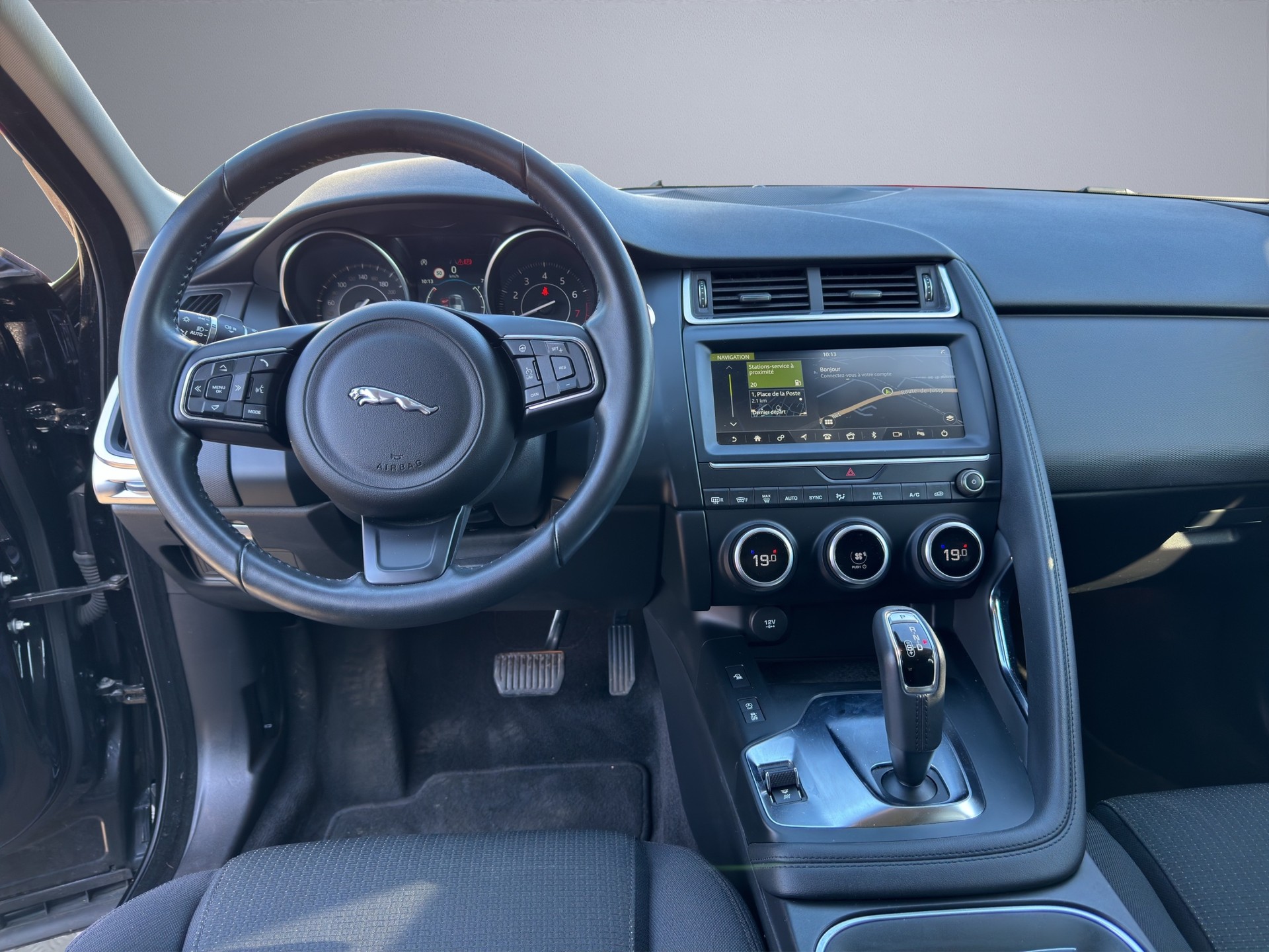 JAGUAR E-Pace 2.0 P200 AWD Automatik-image-12