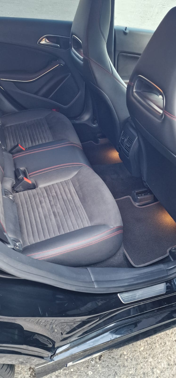 MERCEDES-BENZ CLA Shooting Brake 250 Sport 4Matic 7G-DCT-image-3