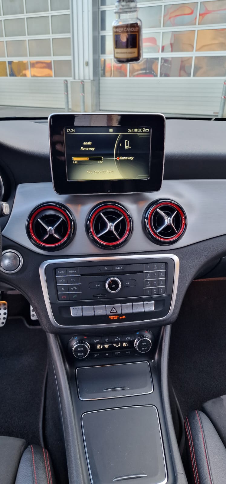MERCEDES-BENZ CLA Shooting Brake 250 Sport 4Matic 7G-DCT-image-4
