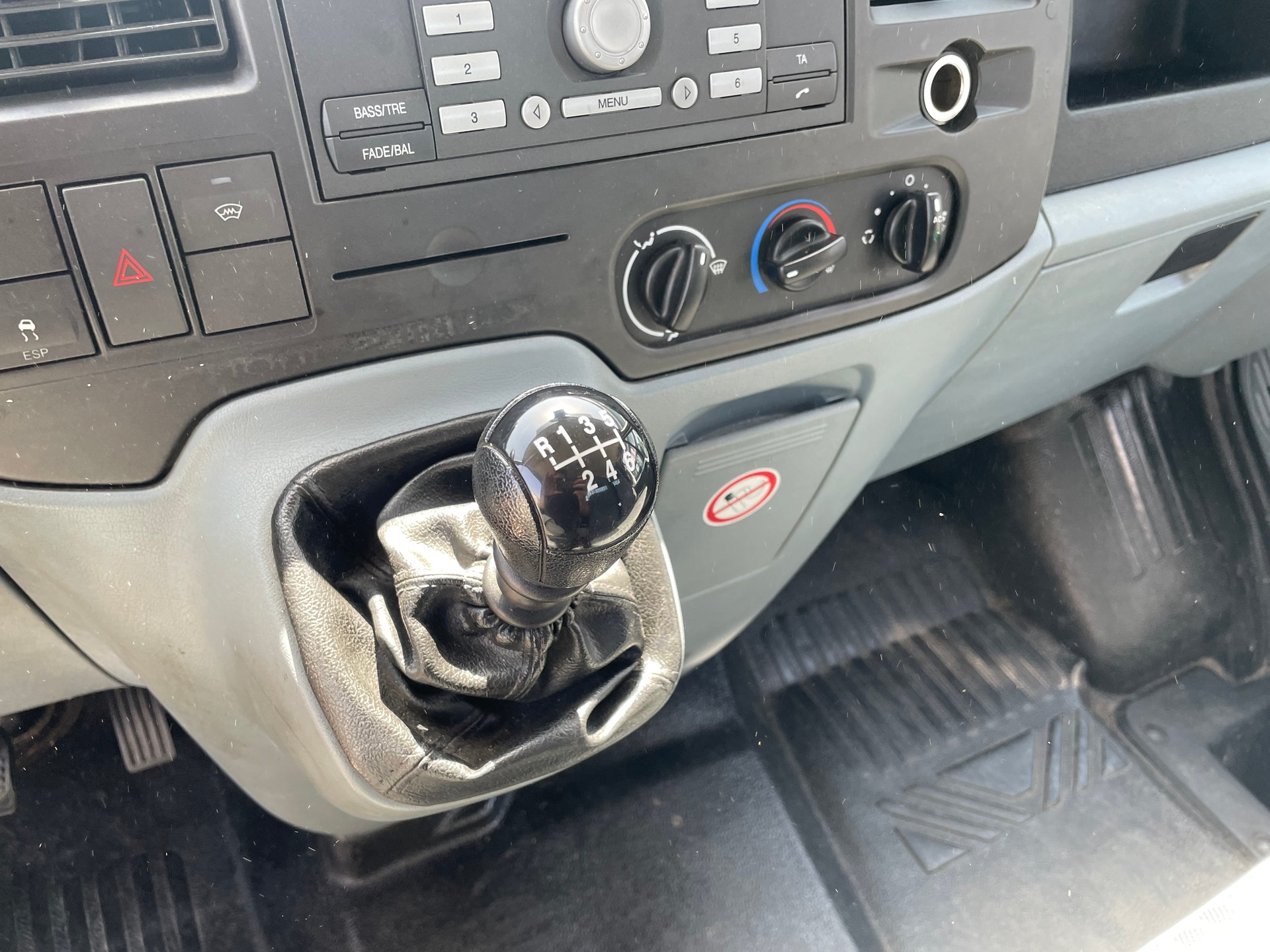 FORD Transit 2.4 TDCi 350 L4-image-9