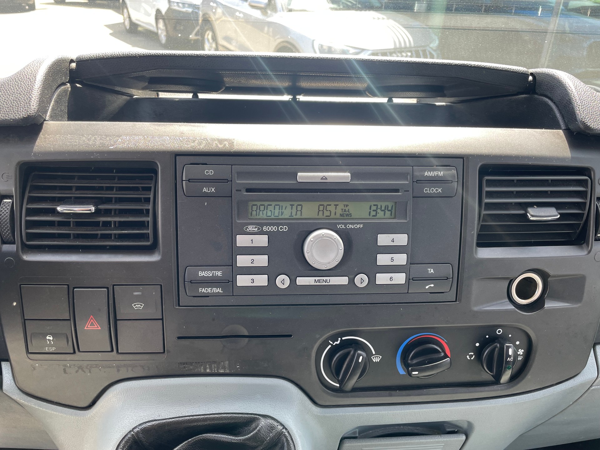 FORD Transit 2.4 TDCi 350 L4-image-10