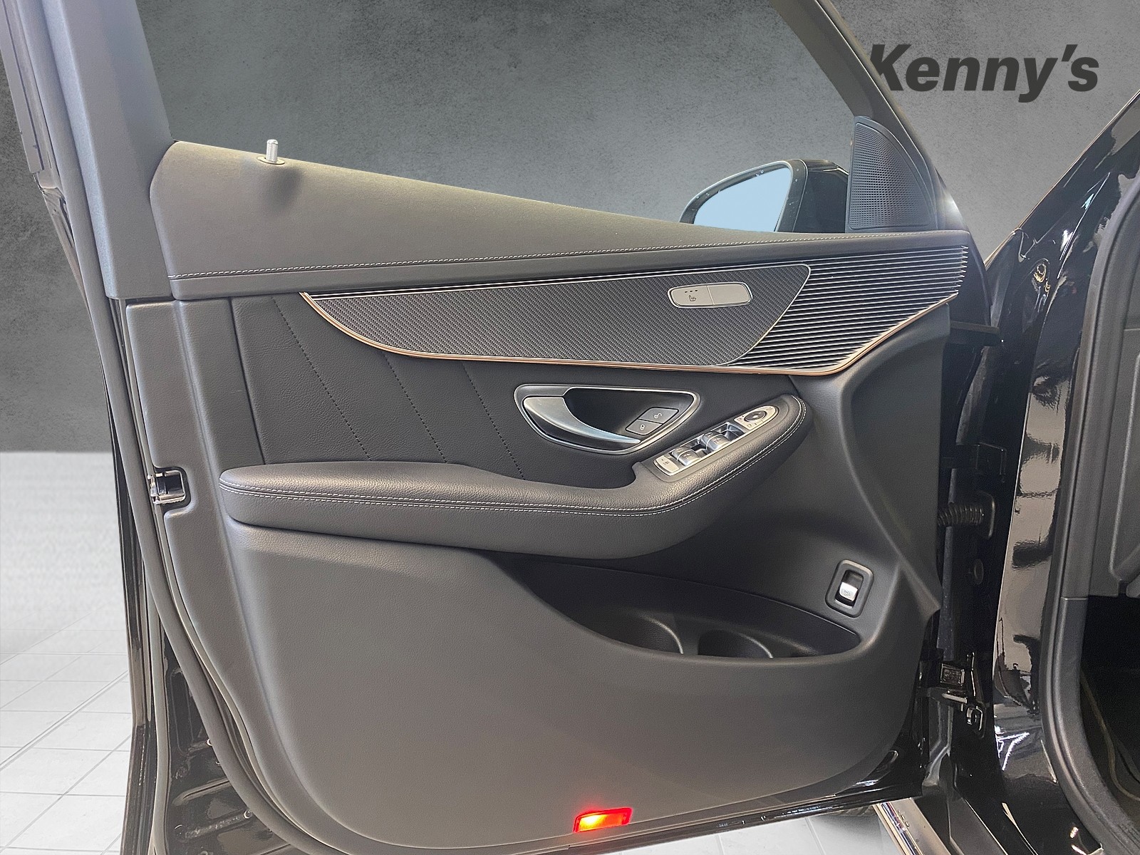 MERCEDES-BENZ EQC 400 AMG Line 4MATIC-image-10