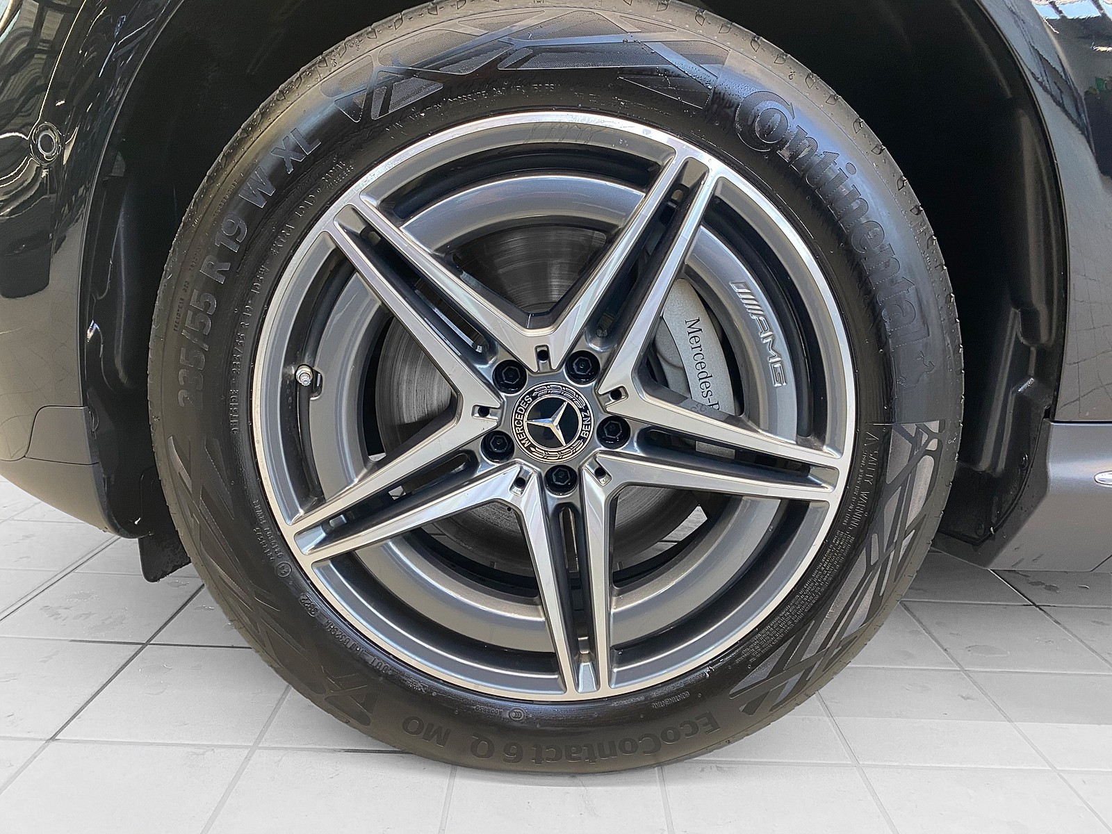 MERCEDES-BENZ EQC 400 AMG Line 4MATIC-image-5