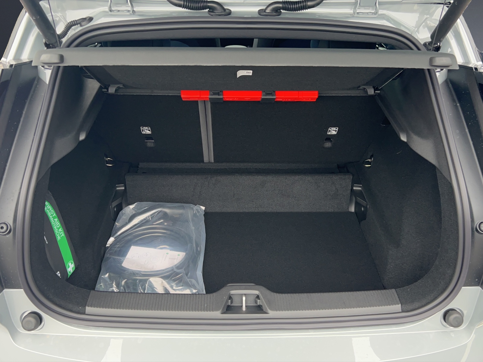 VOLVO EX30 E60 69kWh Twin Ultra-image-18