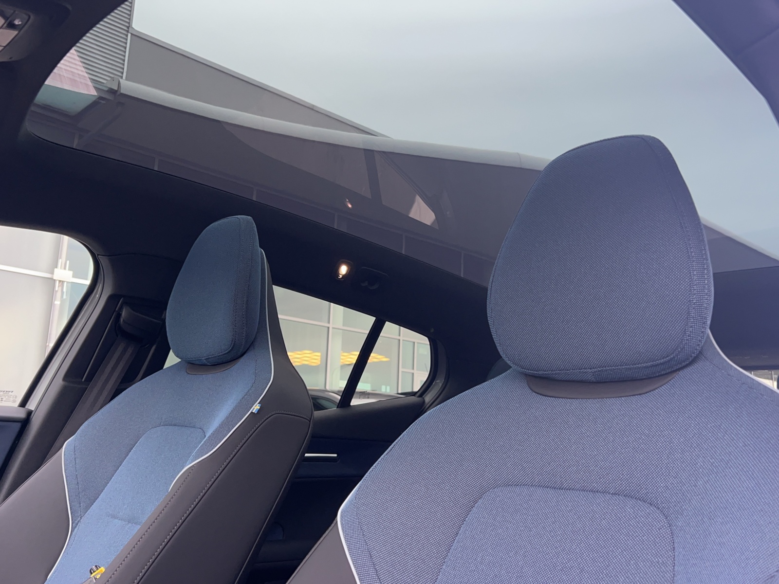 VOLVO EX30 E60 69kWh Twin Ultra-image-11