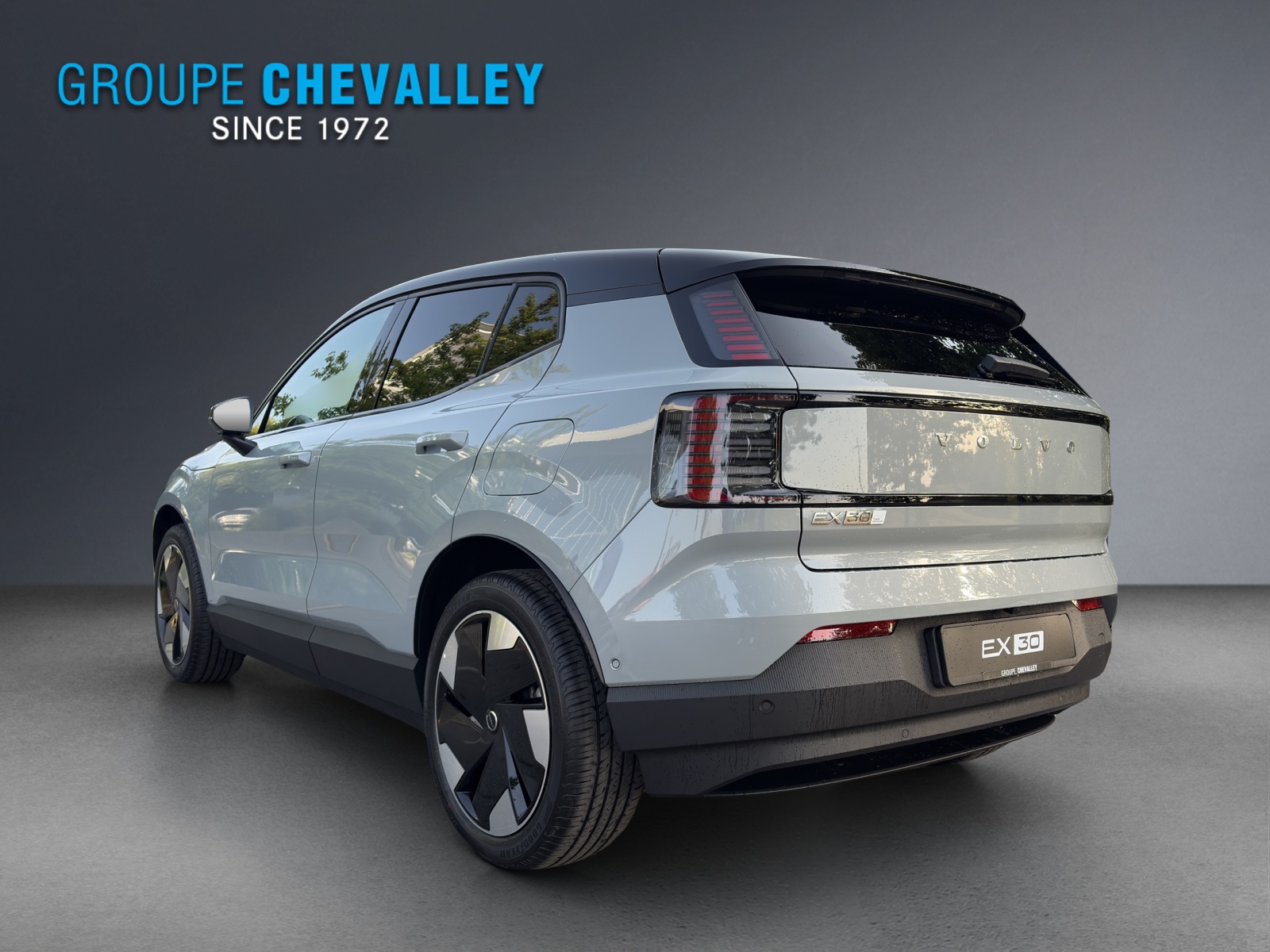 VOLVO EX30 E60 69kWh Twin Ultra-image-2