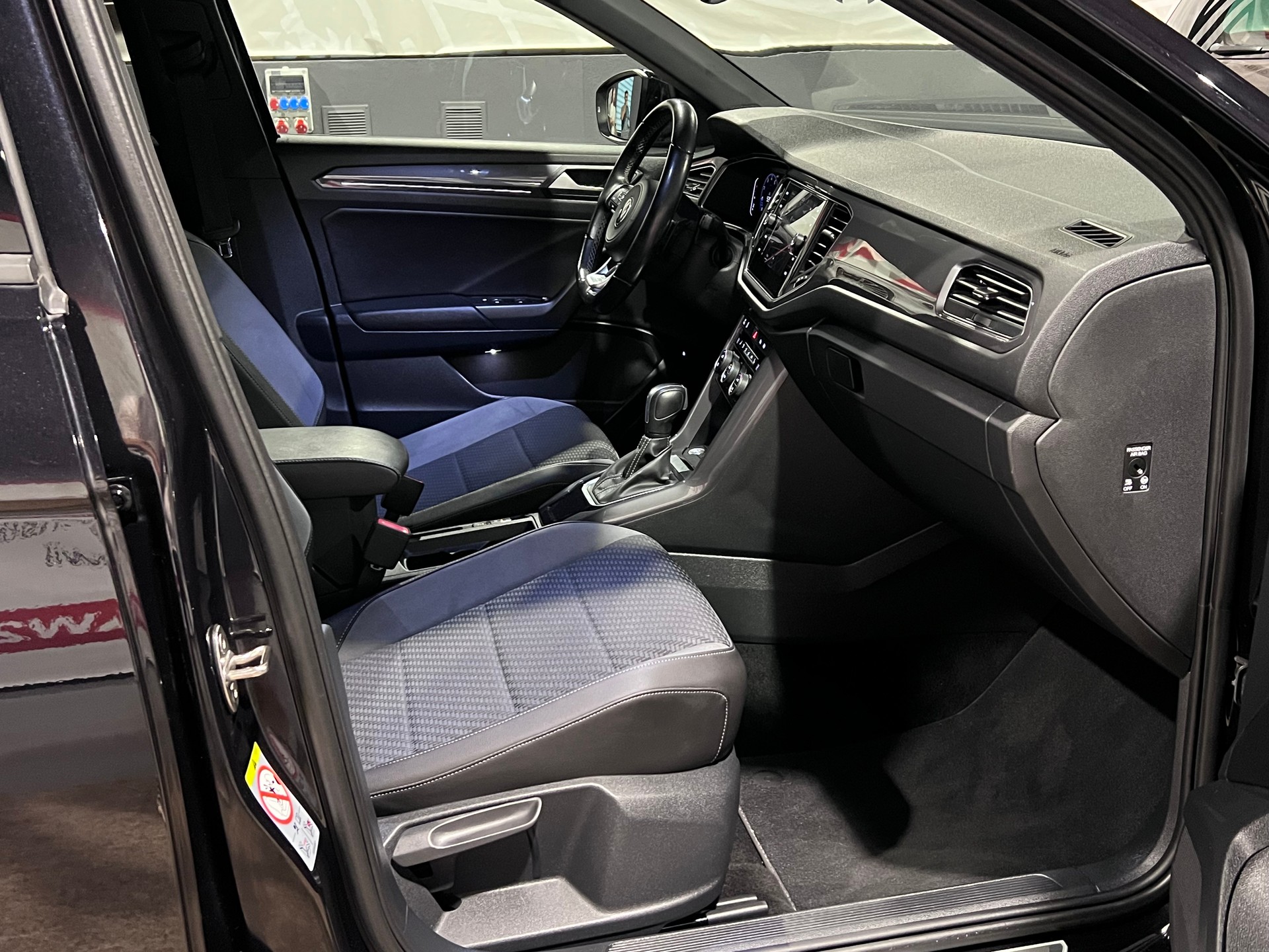 VW T-Roc 1.5 TSI EVO R-Line DSG-image-12