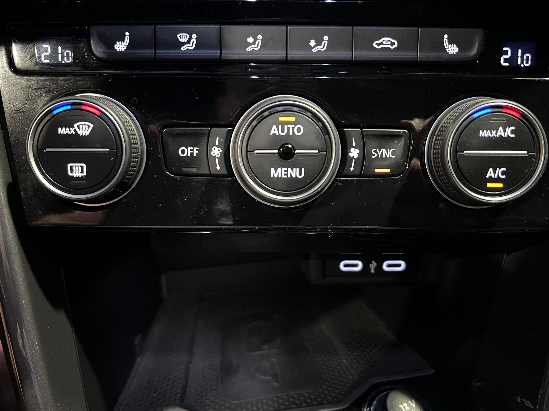 VW T-Roc 1.5 TSI EVO R-Line DSG-image-21